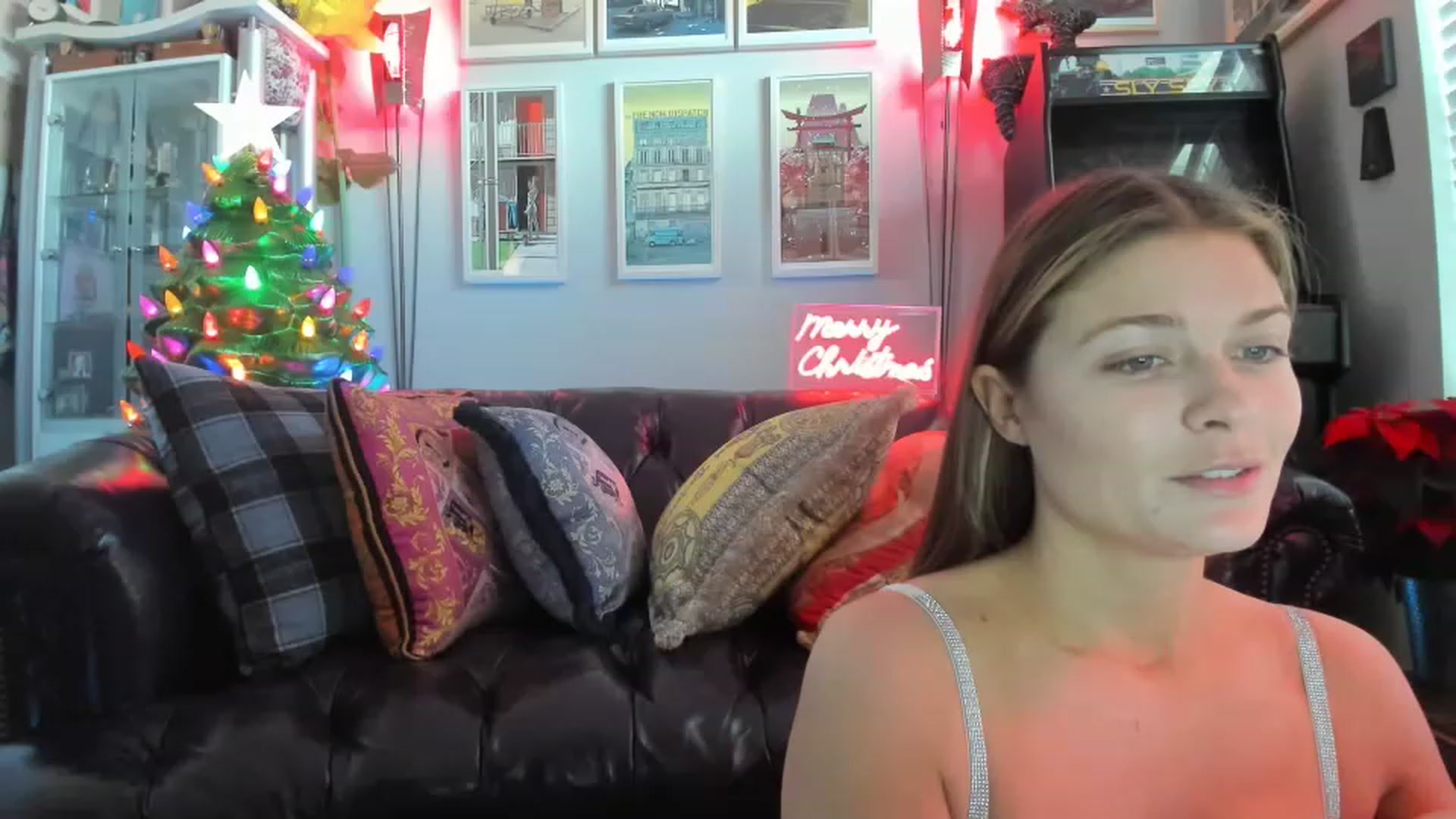Gallery image thumbnail from Serina_'s myfreecams stream on, 12/23/2022, 16:24 image 7 of 20