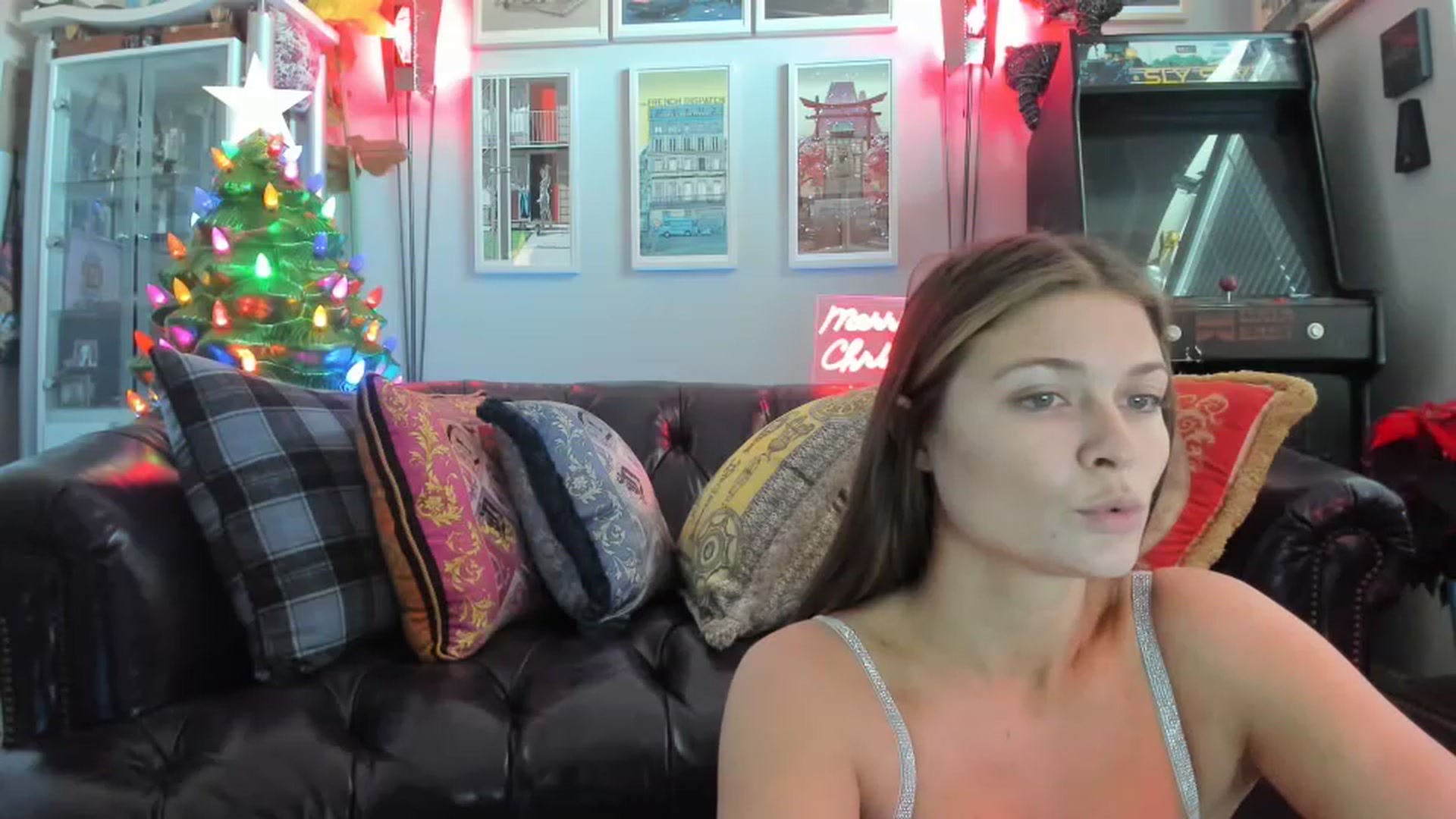Gallery image thumbnail from Serina_'s myfreecams stream on, 12/23/2022, 18:47 image 10 of 20