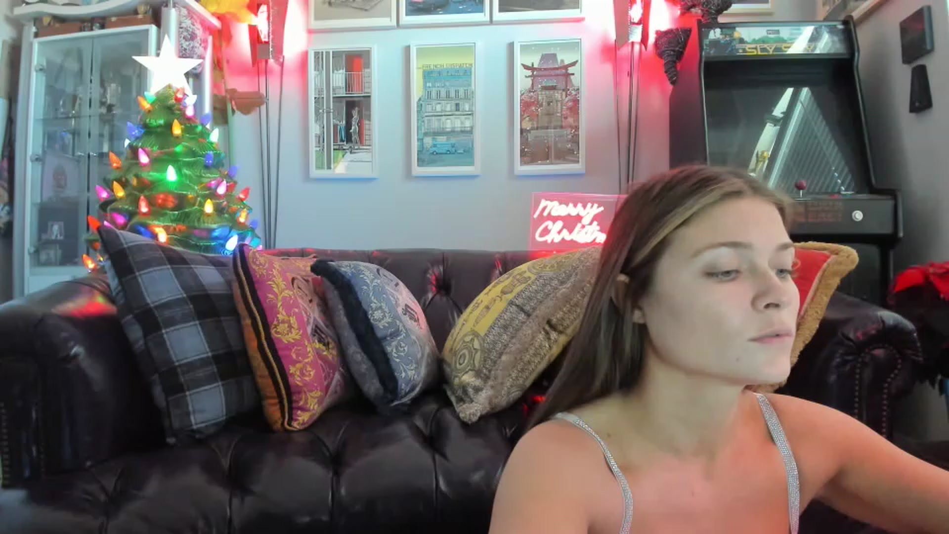 Gallery image thumbnail from Serina_'s myfreecams stream on, 12/23/2022, 18:47 image 12 of 20