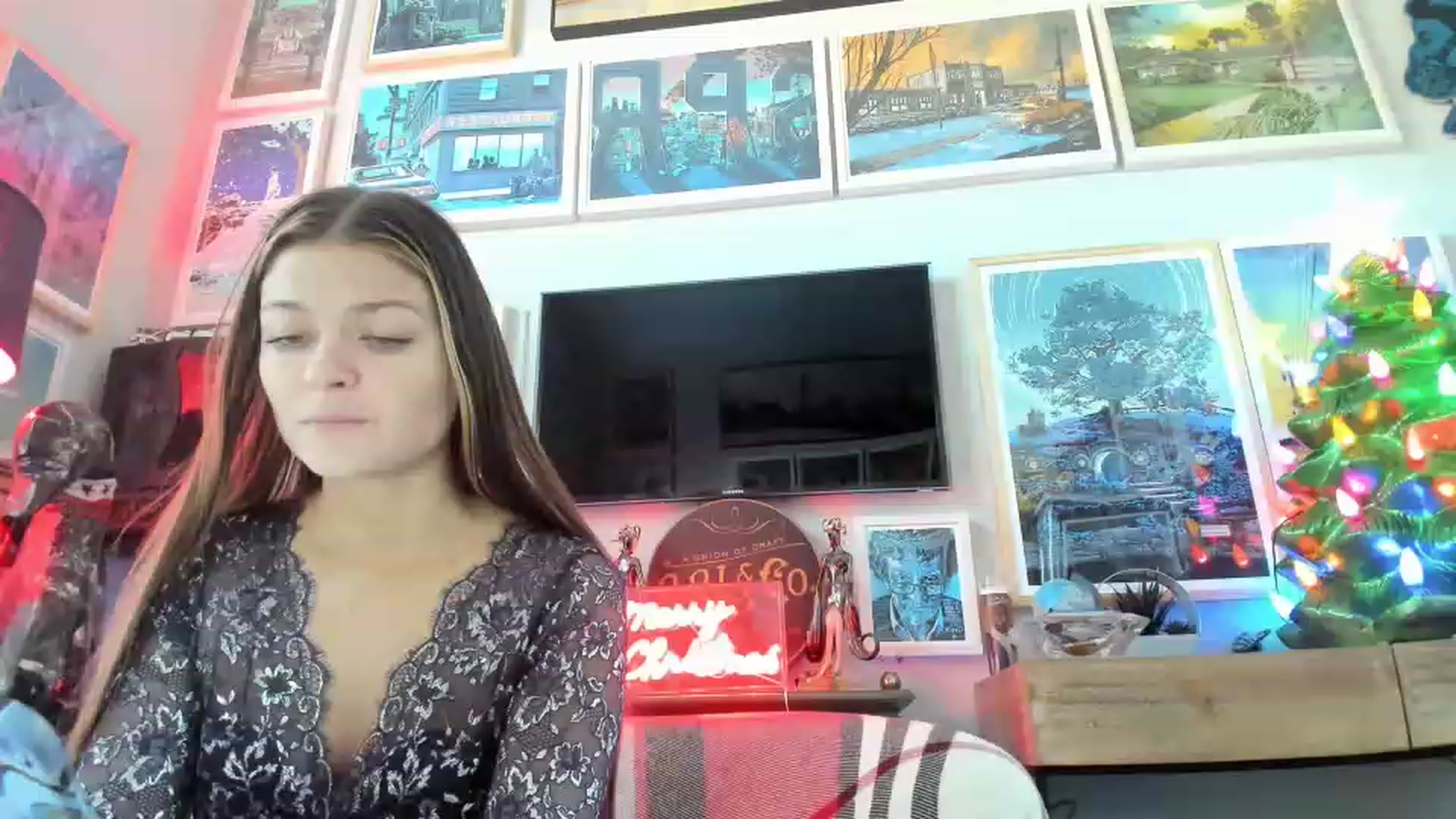 Gallery image thumbnail from Serina_'s myfreecams stream on, 12/26/2022, 15:38 image 11 of 20