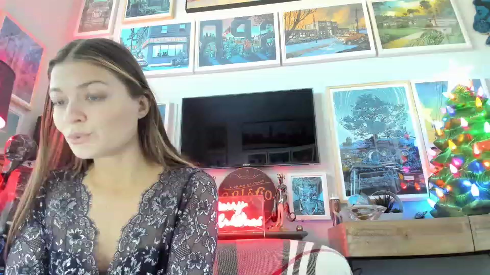 Gallery image thumbnail from Serina_'s myfreecams stream on, 12/26/2022, 15:38 image 2 of 20
