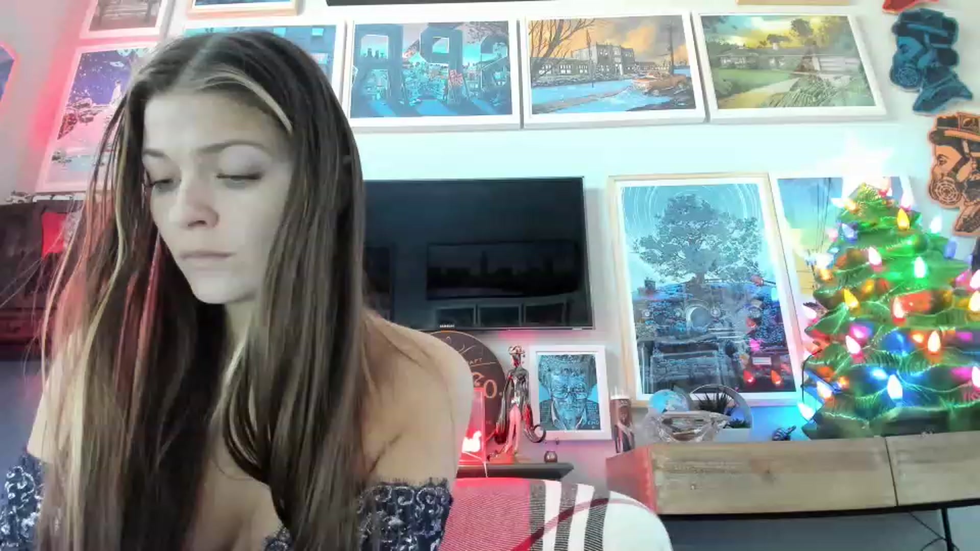 Gallery image thumbnail from Serina_'s myfreecams stream on, 12/26/2022, 15:38 image 18 of 20