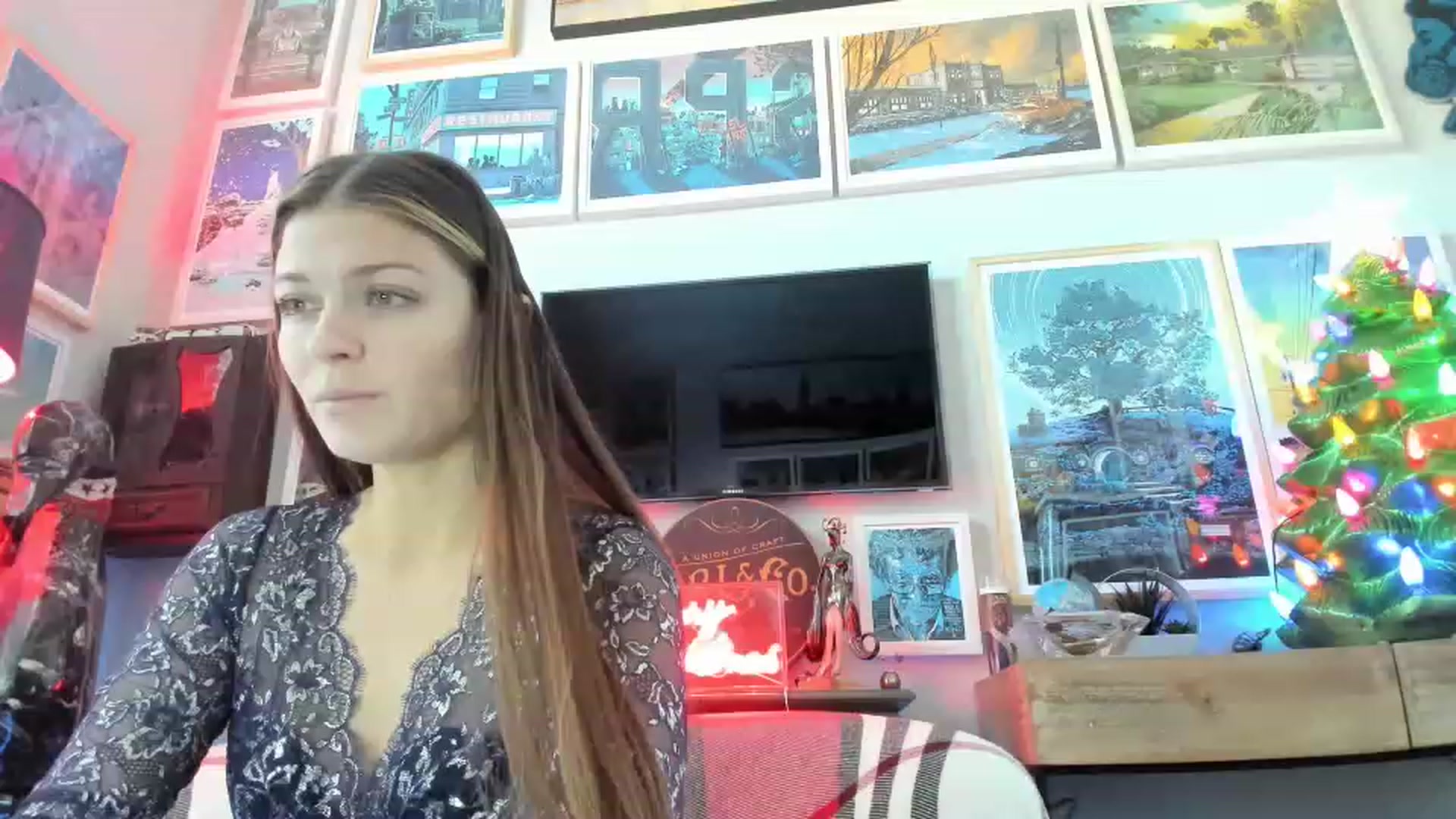 Gallery image thumbnail from Serina_'s myfreecams stream on, 12/26/2022, 15:38 image 10 of 20