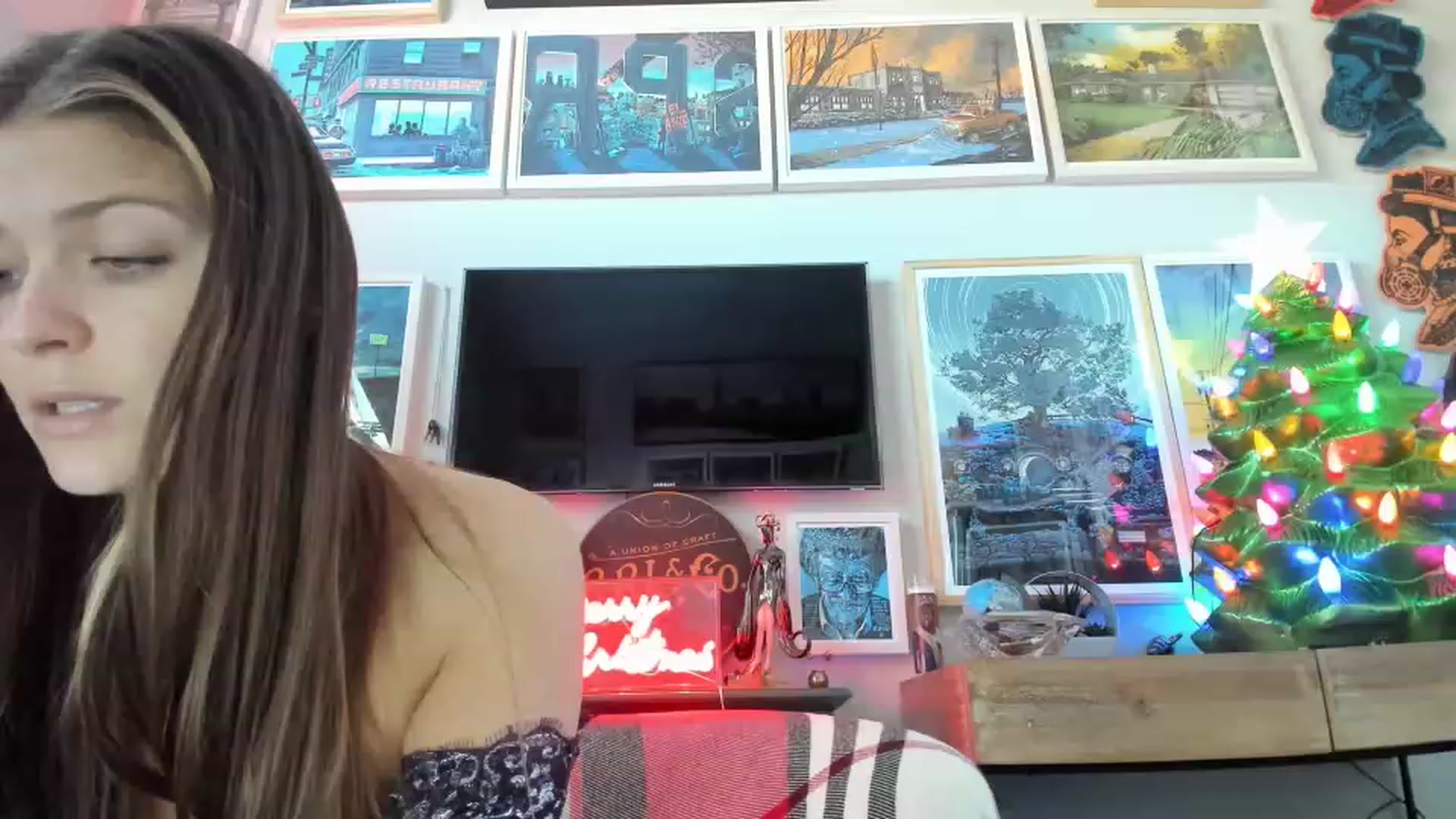 Gallery image thumbnail from Serina_'s myfreecams stream on, 12/26/2022, 15:38 image 19 of 20