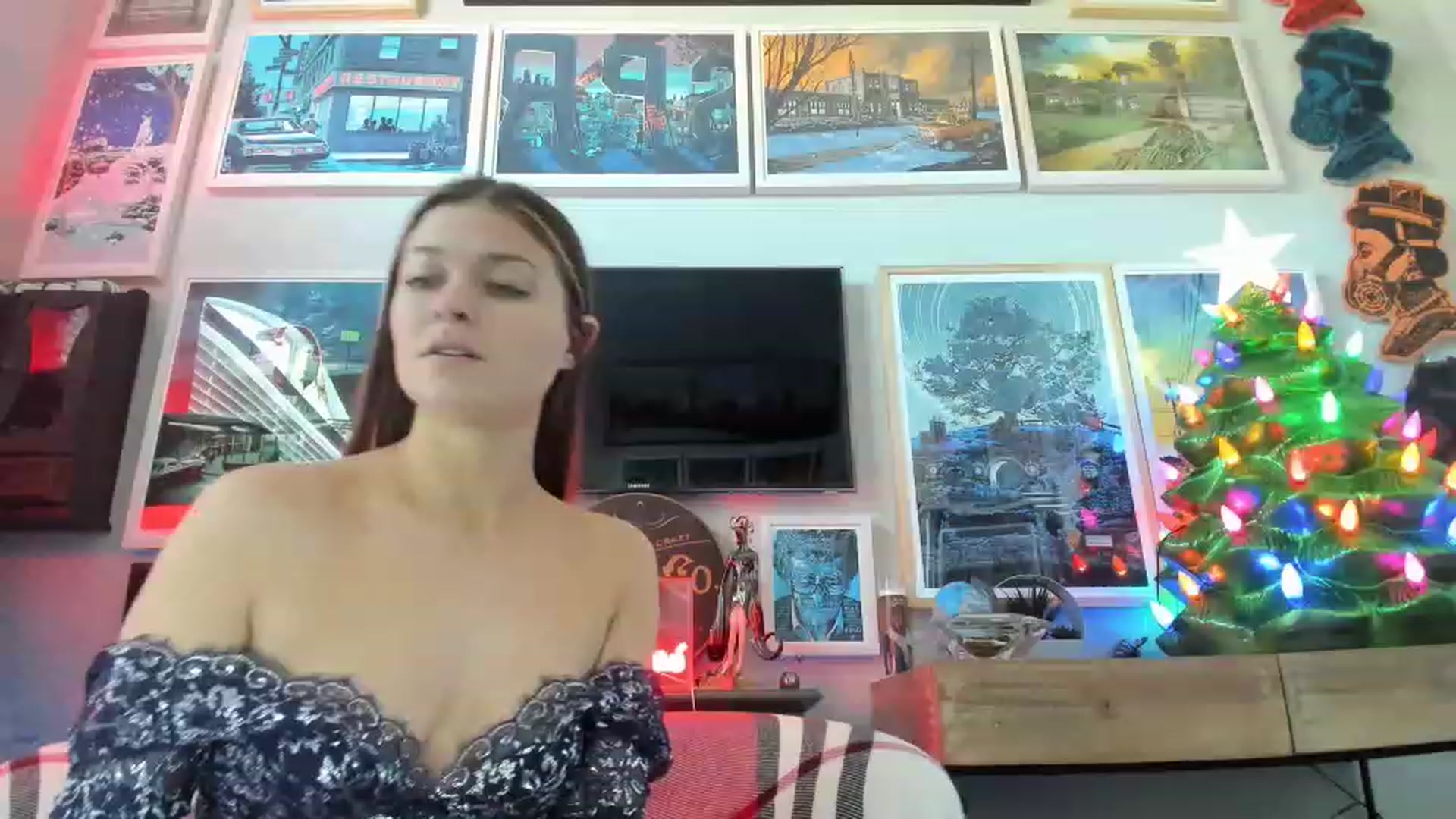 Gallery image thumbnail from Serina_'s myfreecams stream on, 12/26/2022, 16:11 image 9 of 20