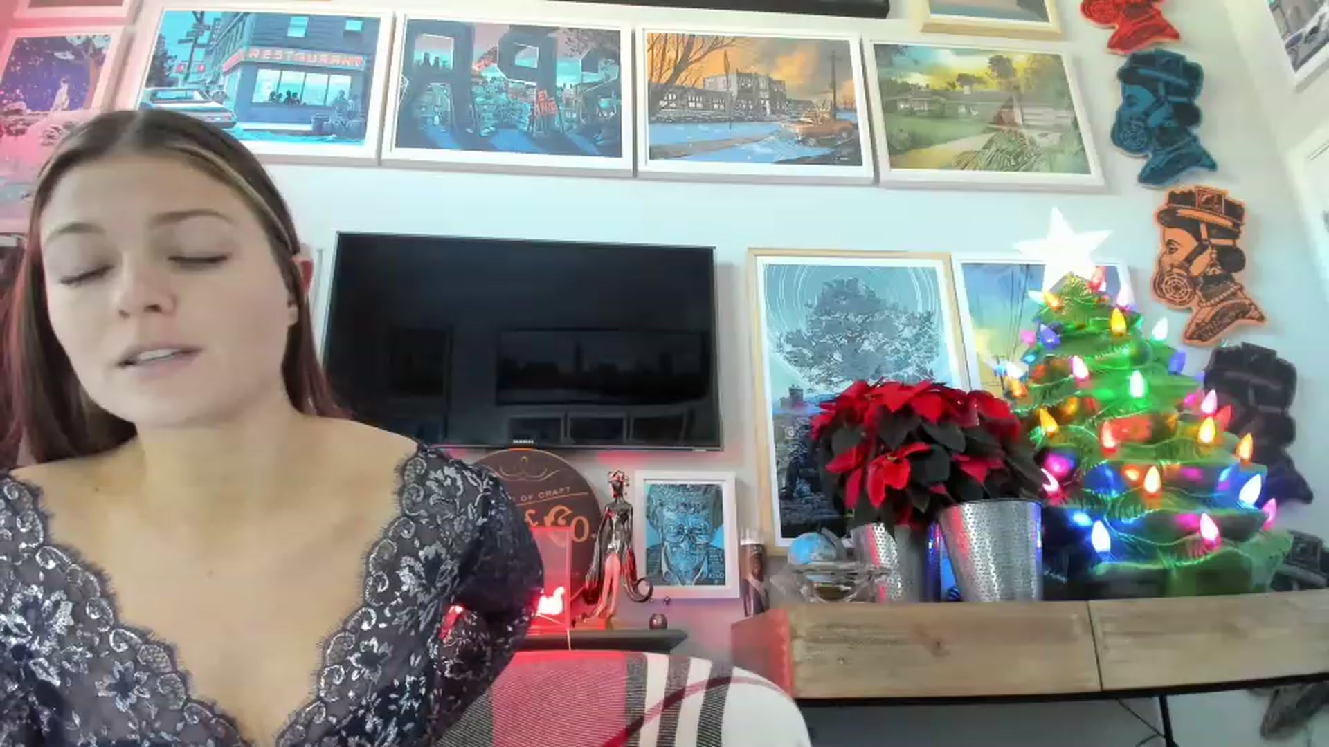 Gallery image thumbnail from Serina_'s myfreecams stream on, 12/26/2022, 16:11 image 14 of 20