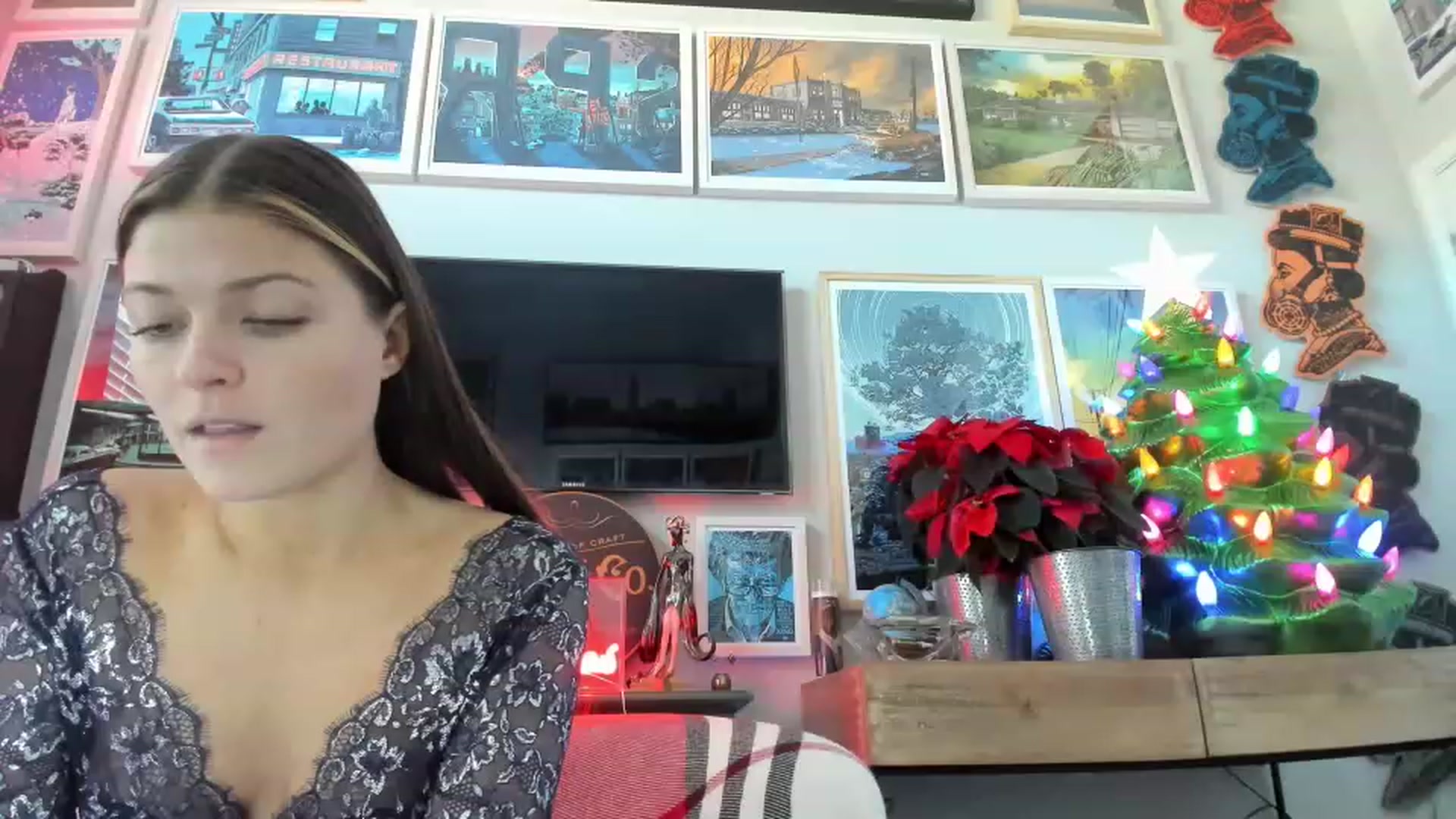 Gallery image thumbnail from Serina_'s myfreecams stream on, 12/26/2022, 16:11 image 18 of 20