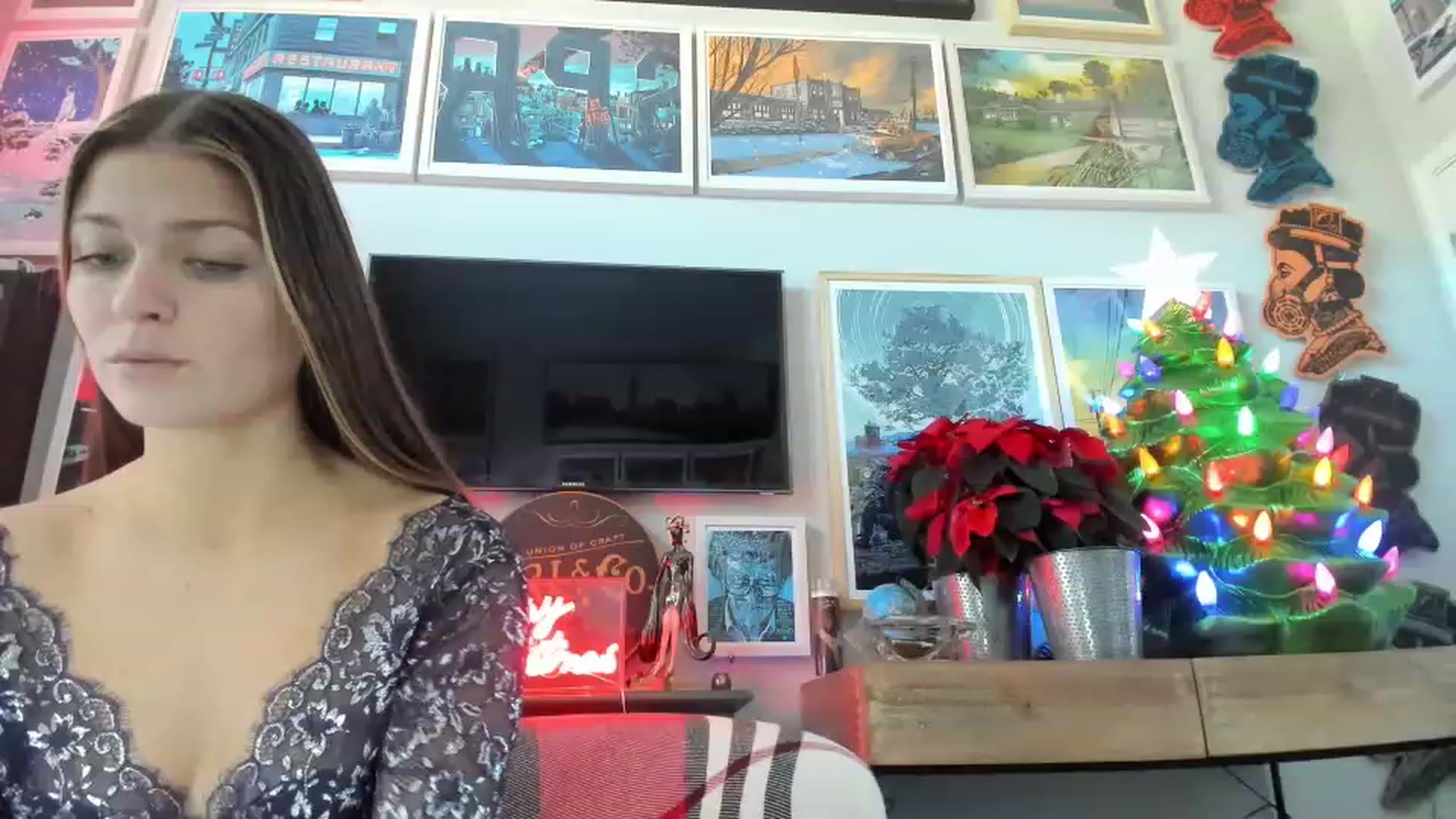 Gallery image thumbnail from Serina_'s myfreecams stream on, 12/26/2022, 16:11 image 16 of 20