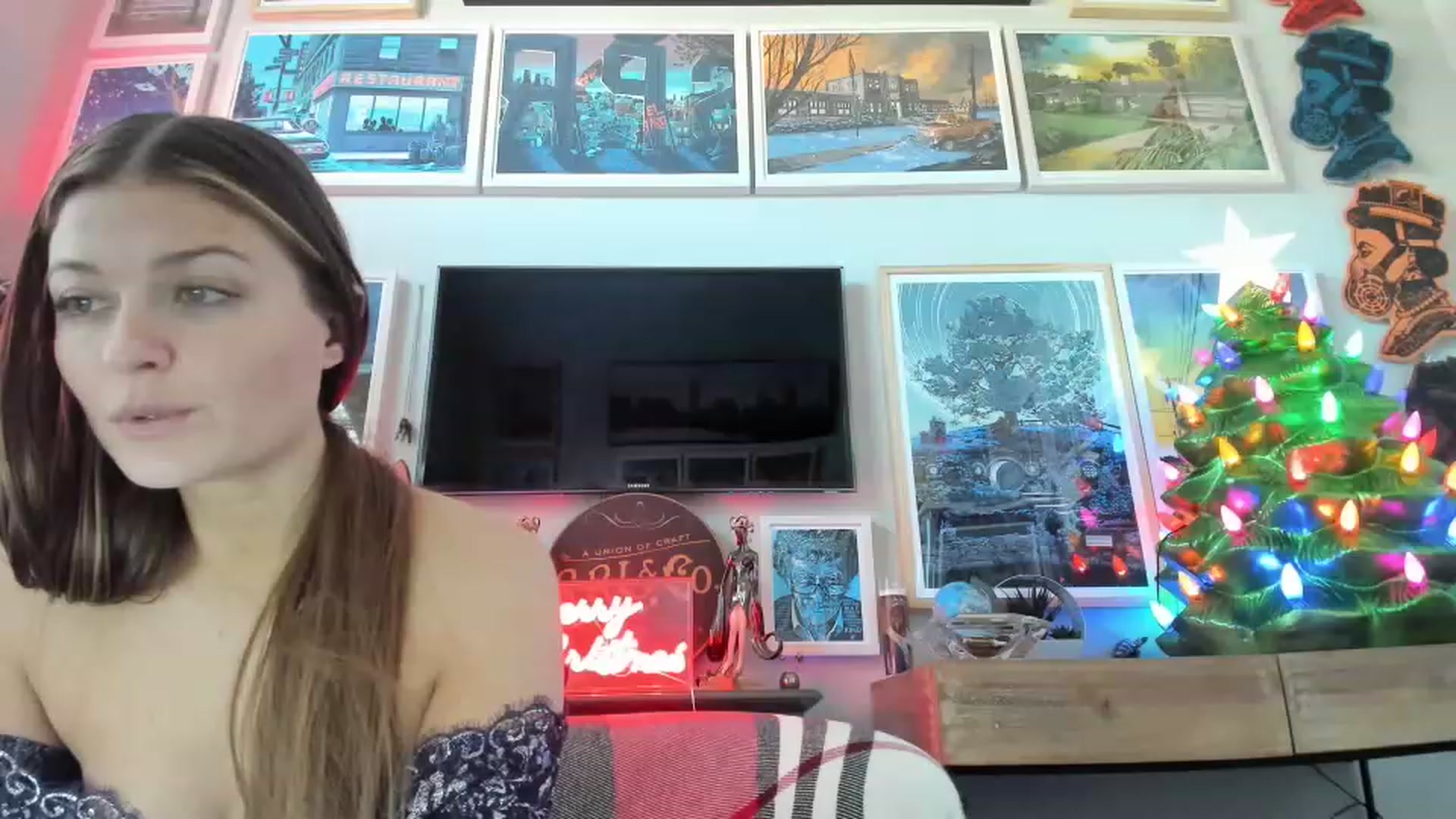 Gallery image thumbnail from Serina_'s myfreecams stream on, 12/26/2022, 16:11 image 8 of 20