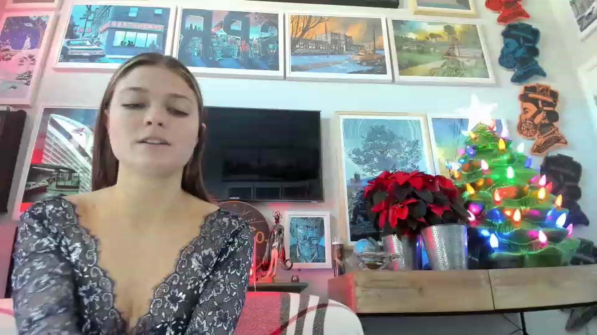 Gallery image thumbnail from Serina_'s myfreecams stream on, 12/26/2022, 16:11 image 13 of 20