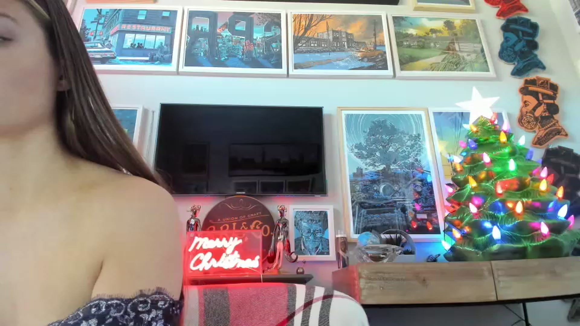 Gallery image thumbnail from Serina_'s myfreecams stream on, 12/26/2022, 16:11 image 6 of 20