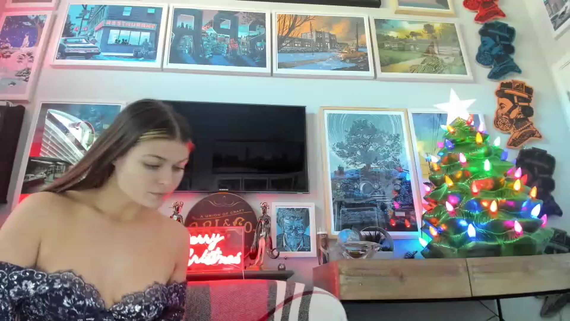 Gallery image thumbnail from Serina_'s myfreecams stream on, 12/26/2022, 16:11 image 10 of 20