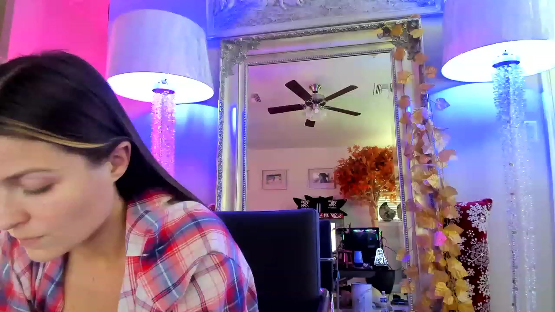 Gallery image thumbnail from Serina_'s myfreecams stream on, 12/27/2022, 19:26 image 5 of 20