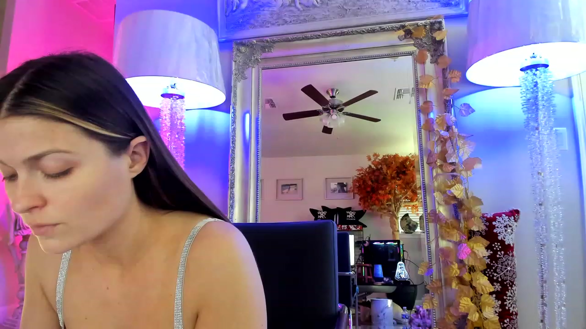 Gallery image thumbnail from Serina_'s myfreecams stream on, 12/27/2022, 19:26 image 2 of 20