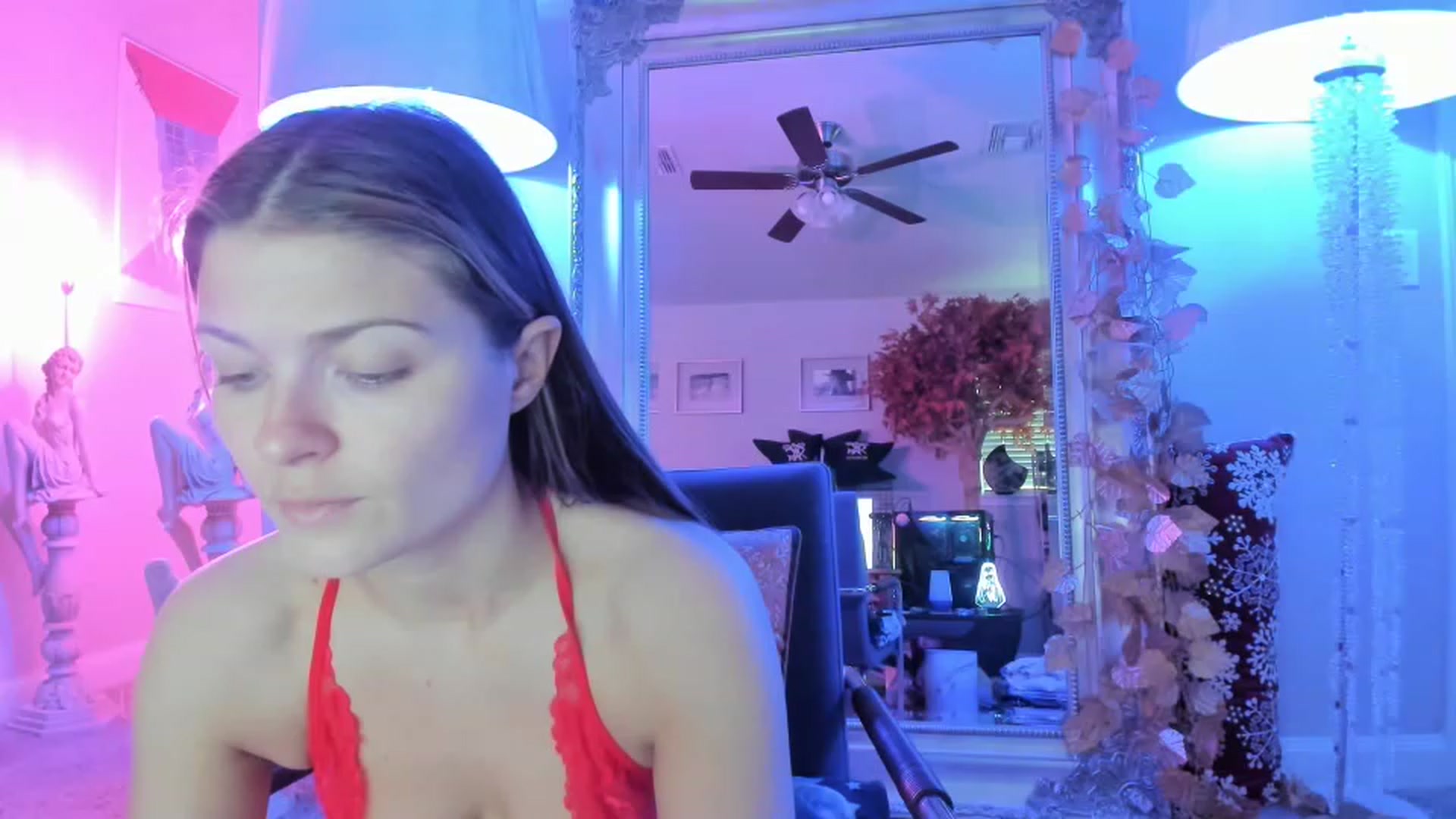 Gallery image thumbnail from Serina_'s myfreecams stream on, 12/29/2022, 15:03 image 20 of 20