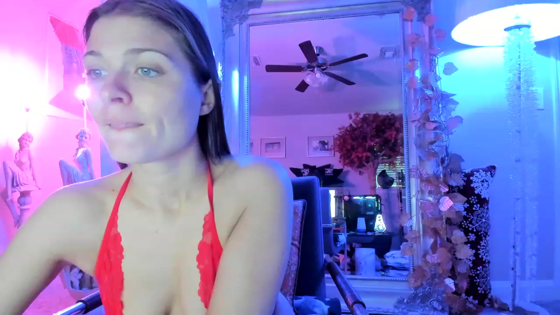 Gallery image thumbnail from Serina_'s myfreecams stream on, 12/29/2022, 15:39 image 8 of 20
