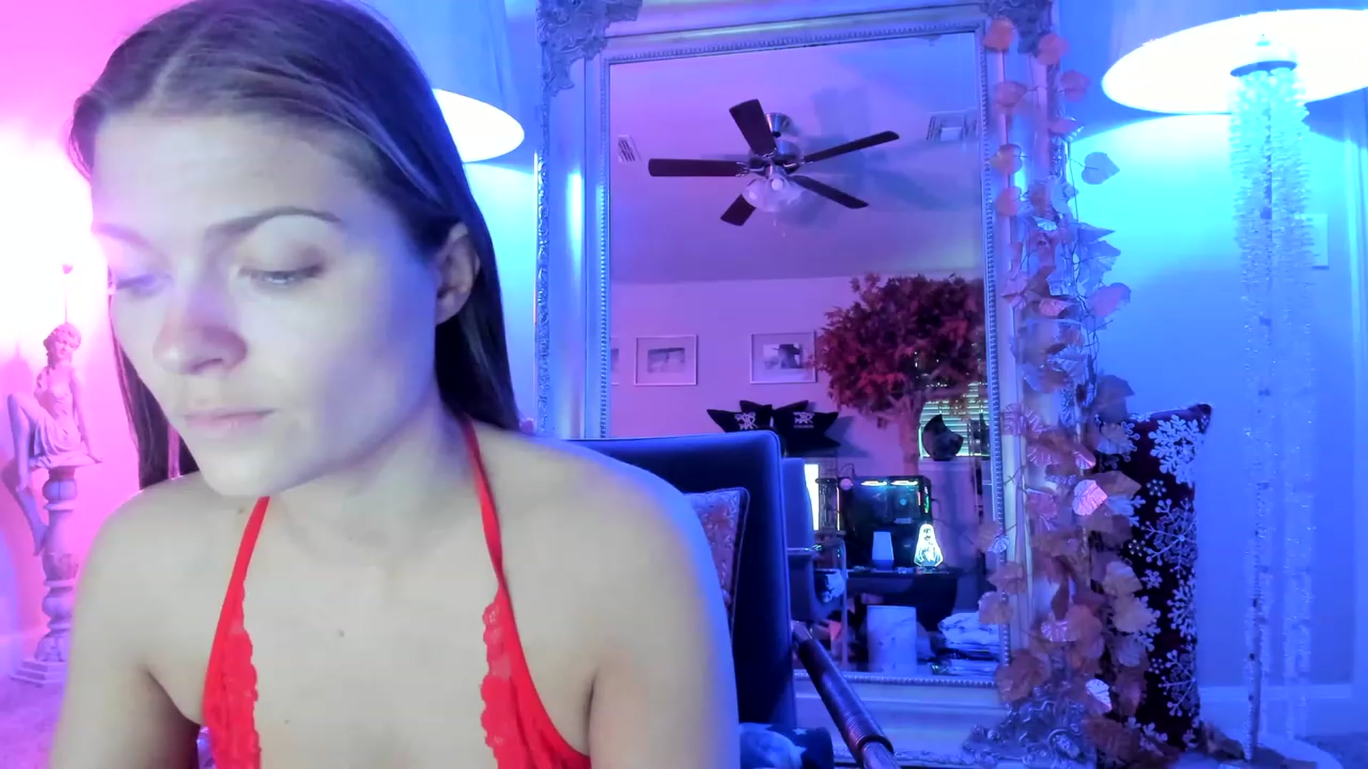 Gallery image thumbnail from Serina_'s myfreecams stream on, 12/29/2022, 15:39 image 6 of 20