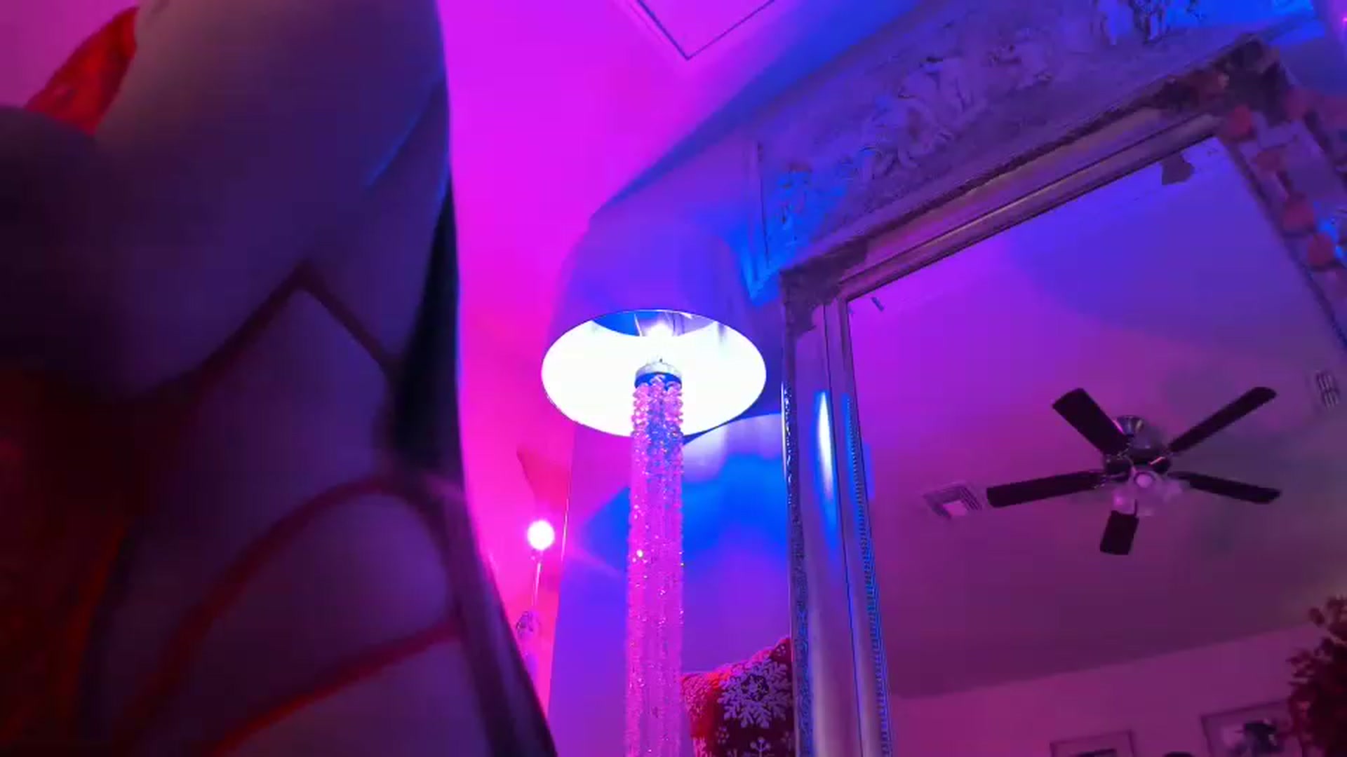 Gallery image thumbnail from Serina_'s myfreecams stream on, 12/29/2022, 21:11 image 3 of 20