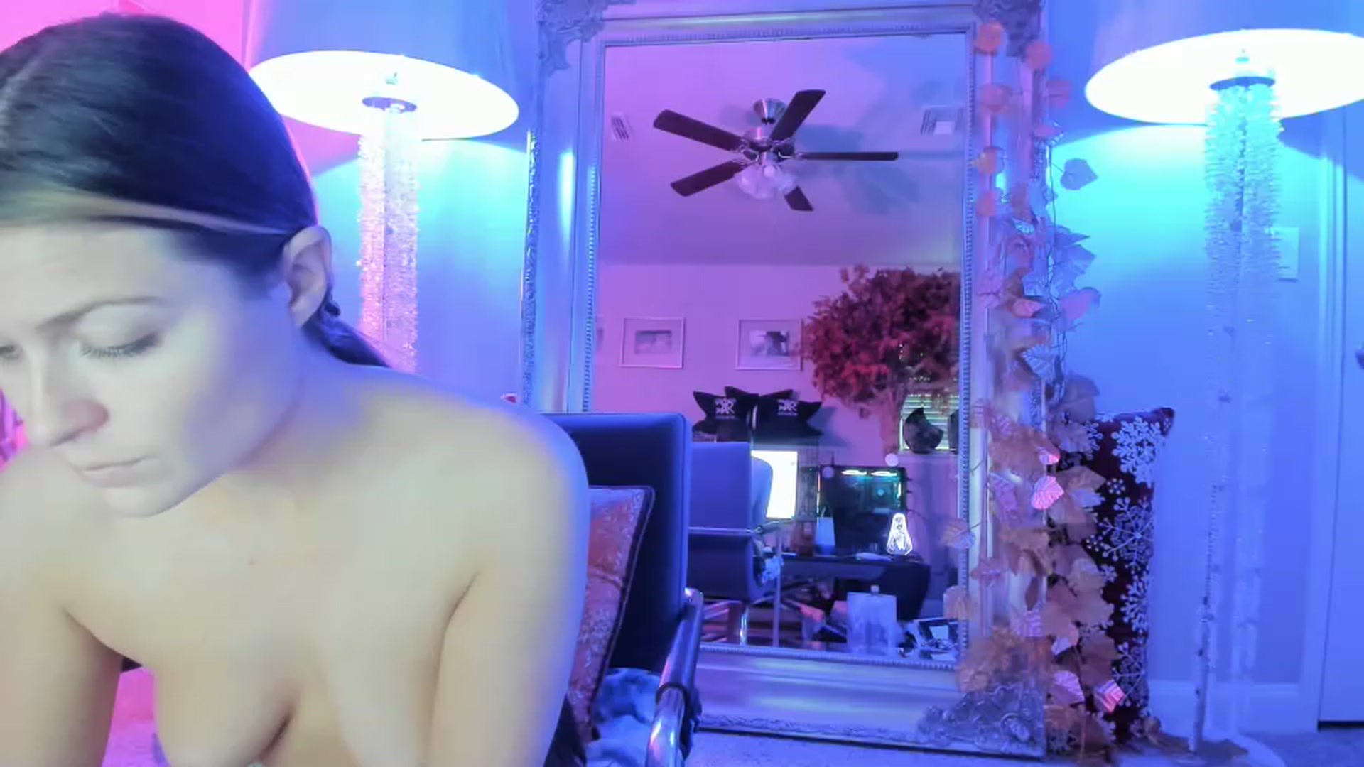Gallery image thumbnail from Serina_'s myfreecams stream on, 01/02/2023, 15:31 image 10 of 20