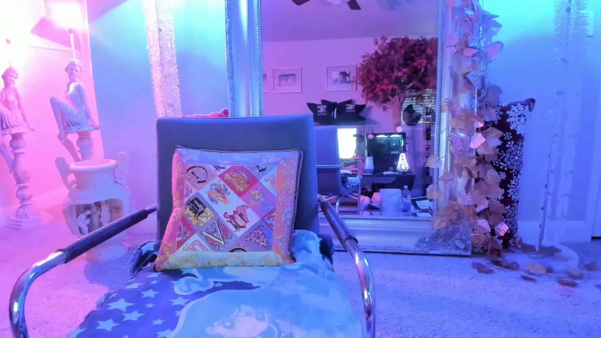 Gallery image thumbnail from Serina_'s myfreecams stream on, 01/02/2023, 15:31 image 1 of 20