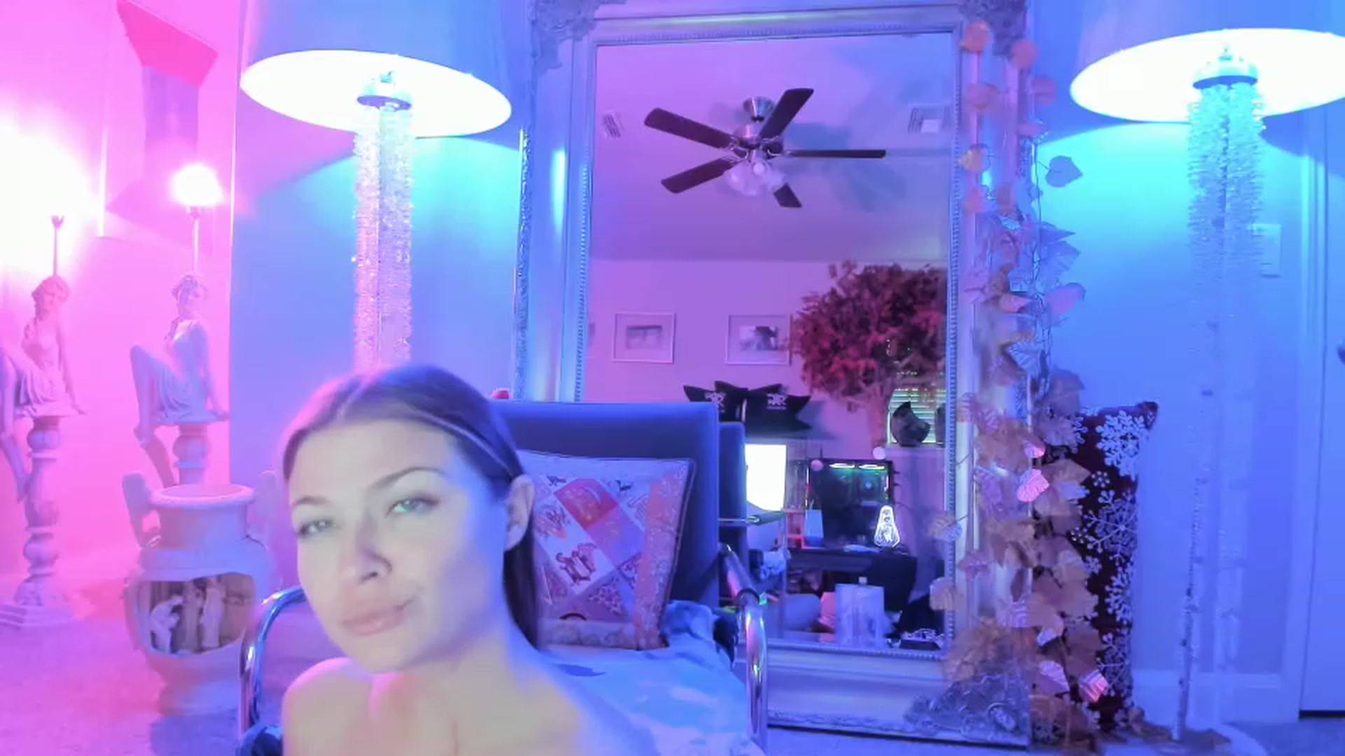 Gallery image thumbnail from Serina_'s myfreecams stream on, 01/02/2023, 15:31 image 15 of 20