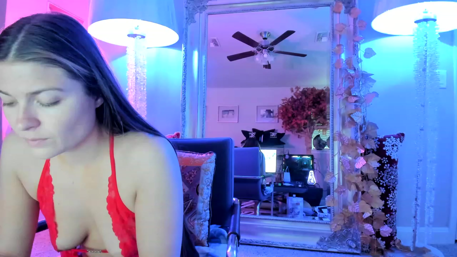 Gallery image thumbnail from Serina_'s myfreecams stream on, 01/03/2023, 14:37 image 3 of 20