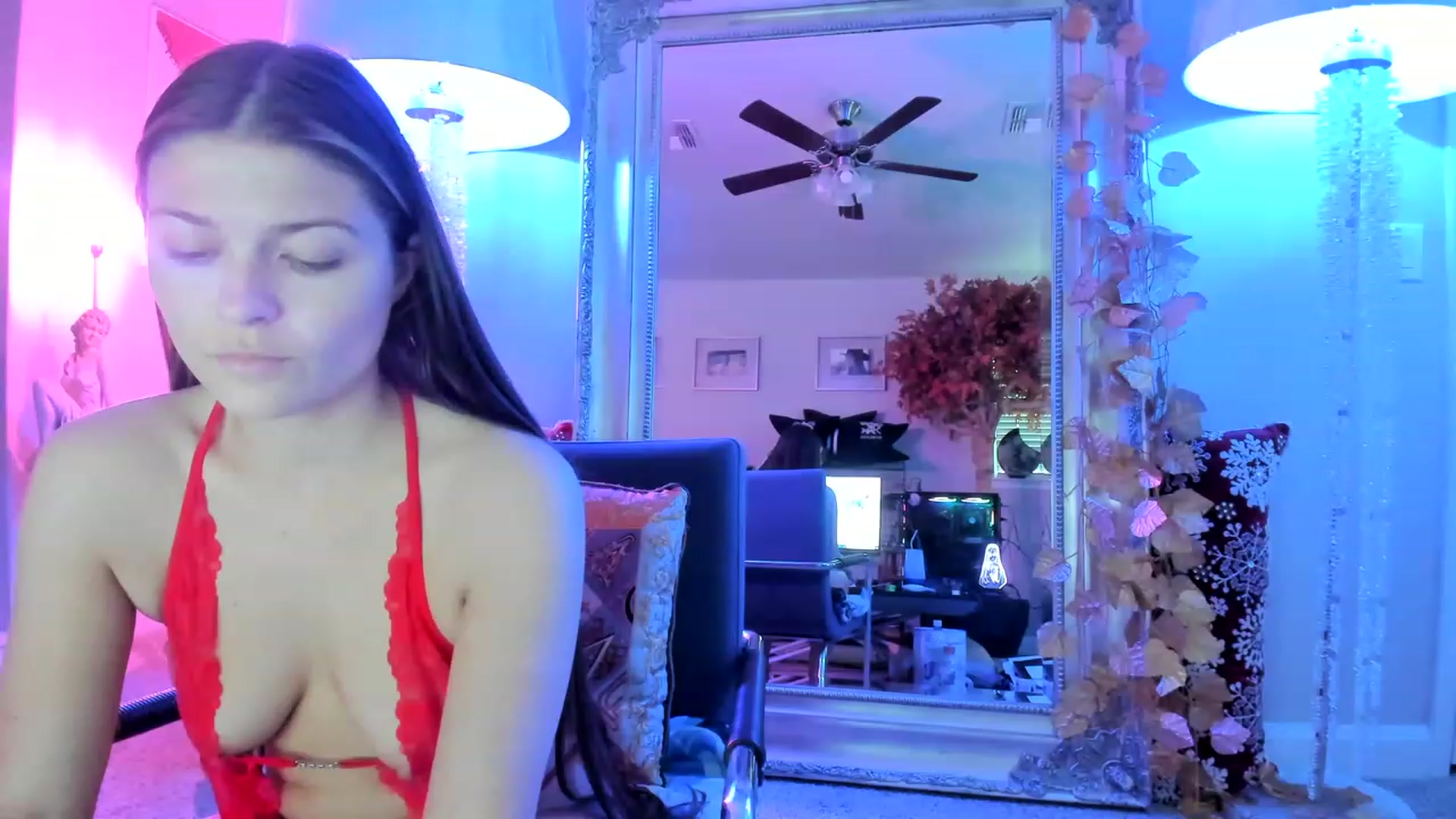 Gallery image thumbnail from Serina_'s myfreecams stream on, 01/03/2023, 14:37 image 19 of 20