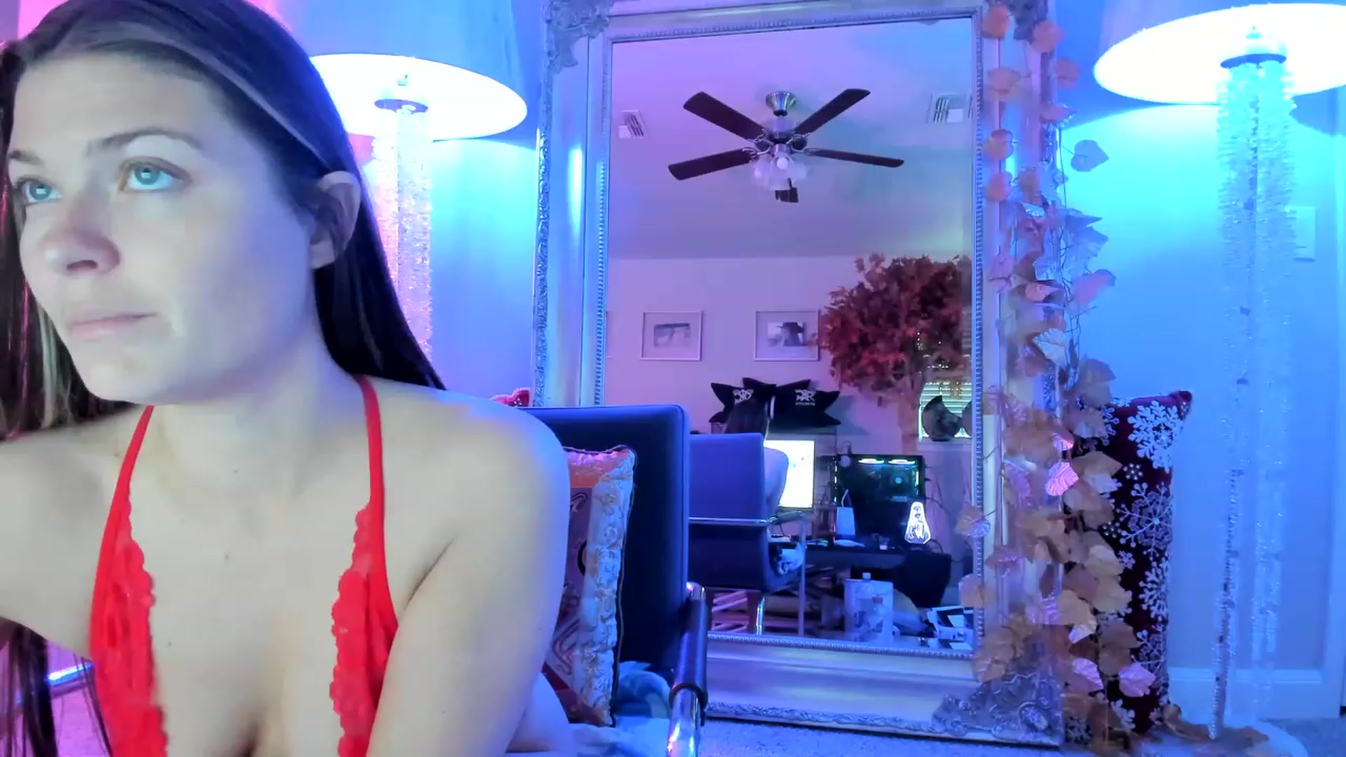 Gallery image thumbnail from Serina_'s myfreecams stream on, 01/03/2023, 14:37 image 9 of 20