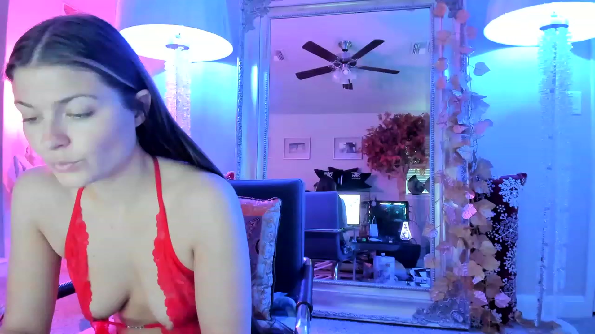 Gallery image thumbnail from Serina_'s myfreecams stream on, 01/03/2023, 14:37 image 14 of 20