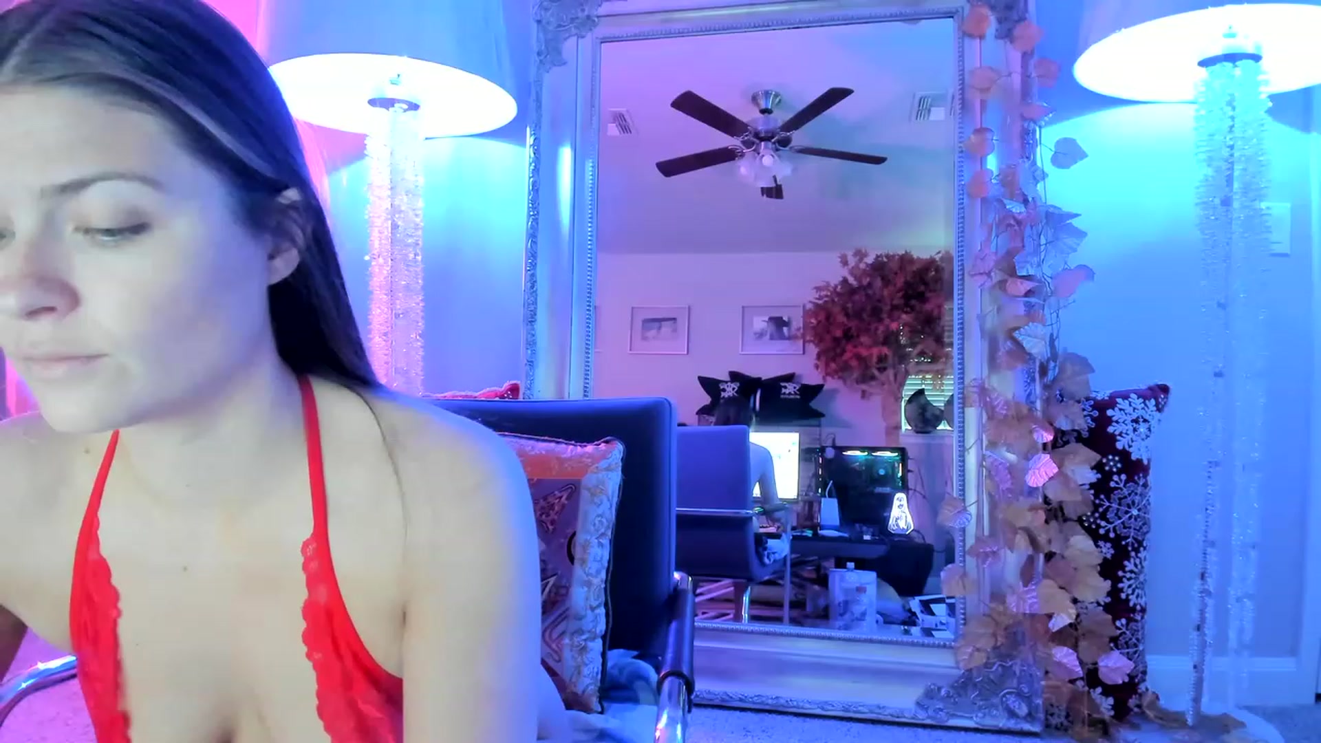 Gallery image thumbnail from Serina_'s myfreecams stream on, 01/03/2023, 14:37 image 8 of 20