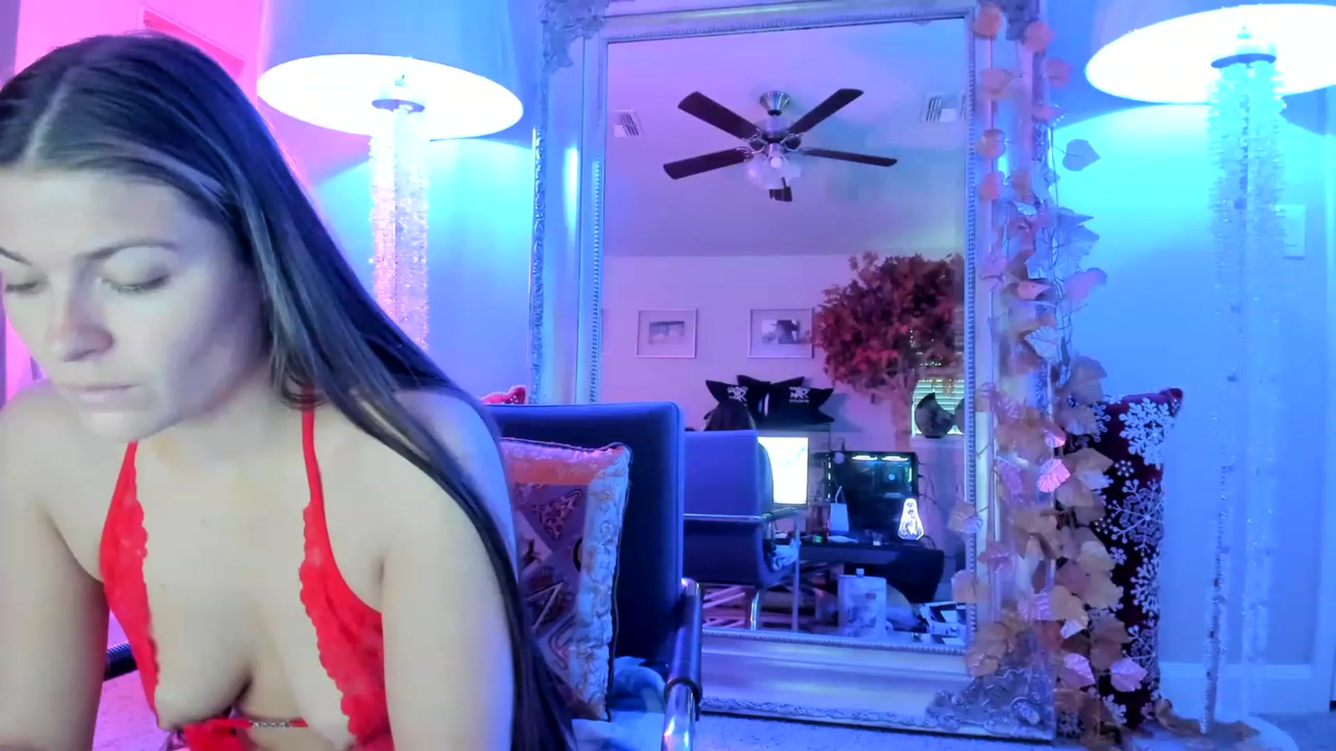 Gallery image thumbnail from Serina_'s myfreecams stream on, 01/03/2023, 14:37 image 4 of 20