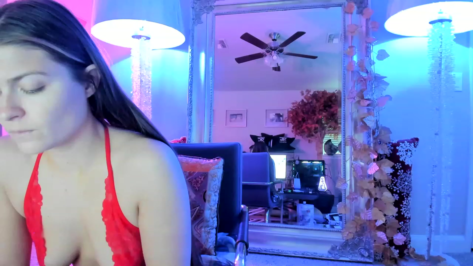 Gallery image thumbnail from Serina_'s myfreecams stream on, 01/03/2023, 14:37 image 15 of 20