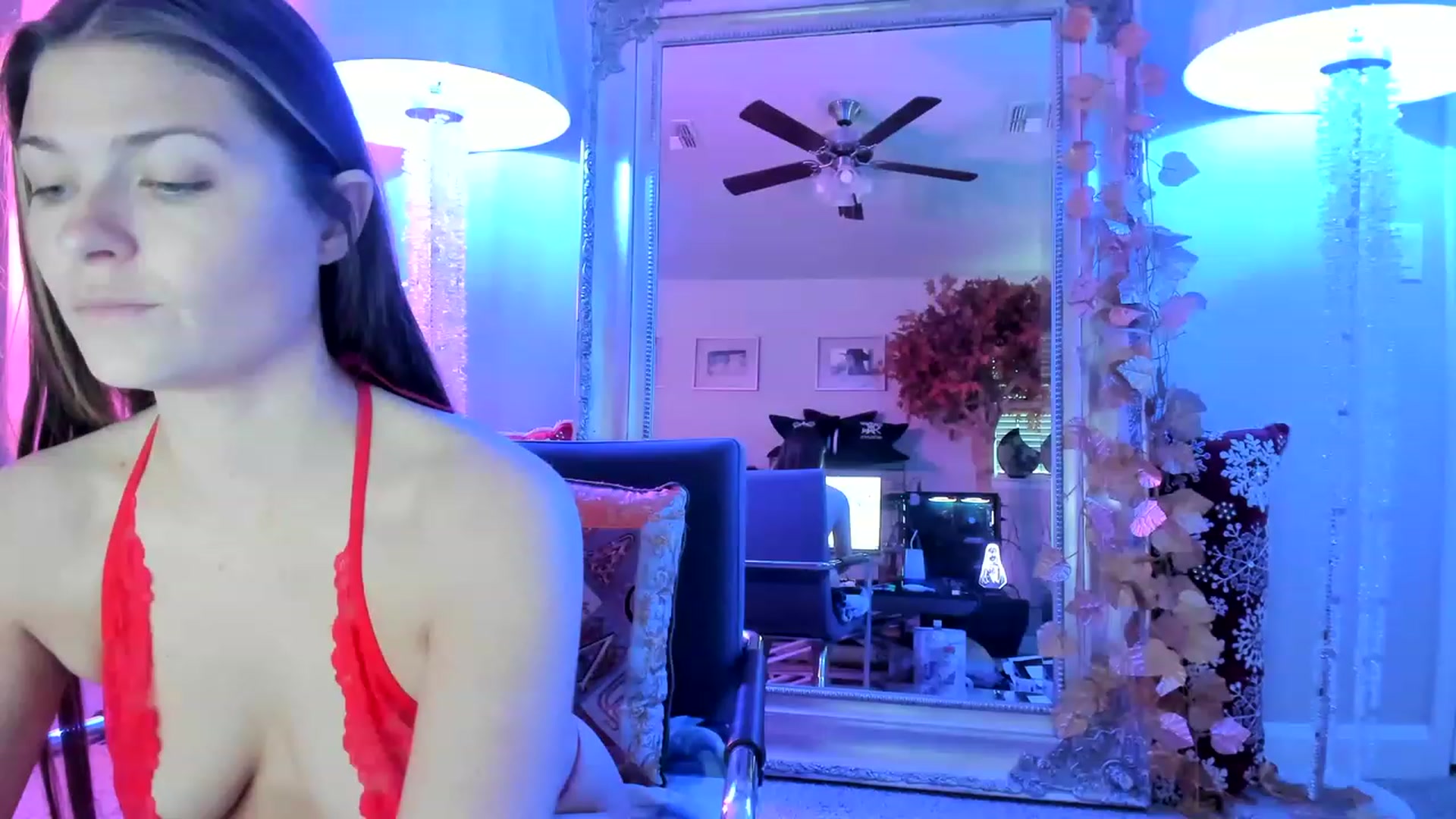 Gallery image thumbnail from Serina_'s myfreecams stream on, 01/03/2023, 14:37 image 12 of 20