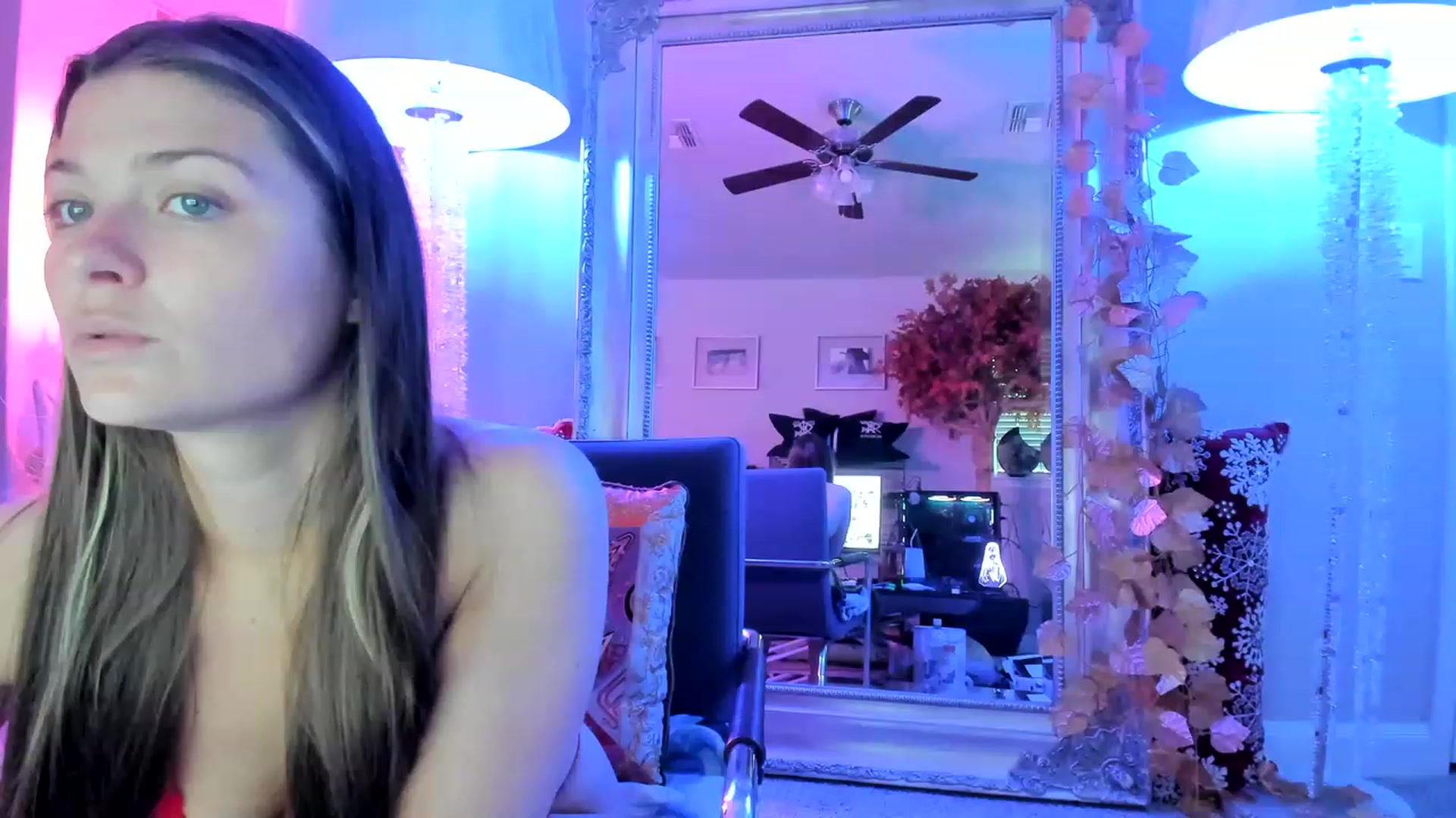 Gallery image thumbnail from Serina_'s myfreecams stream on, 01/03/2023, 14:37 image 6 of 20