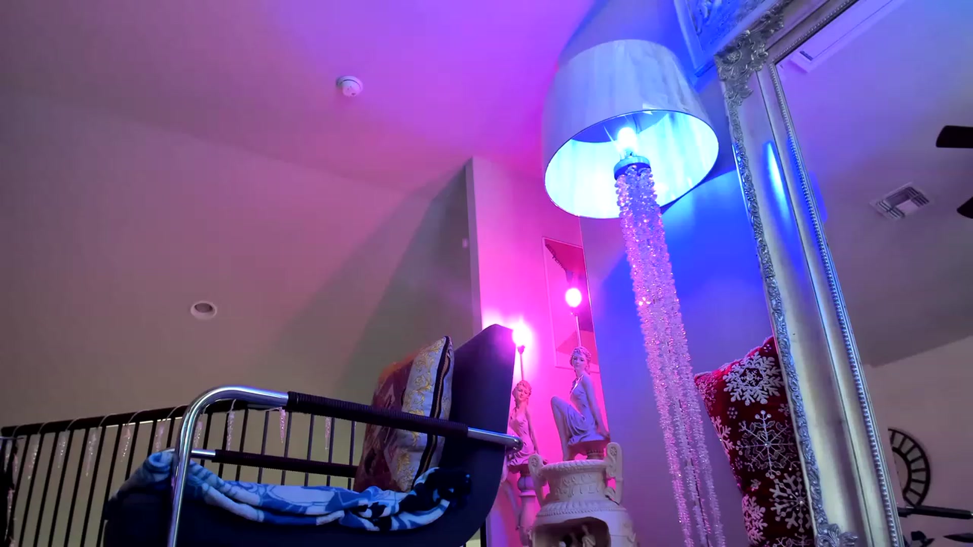 Gallery image thumbnail from Serina_'s myfreecams stream on, 01/03/2023, 18:29 image 11 of 20
