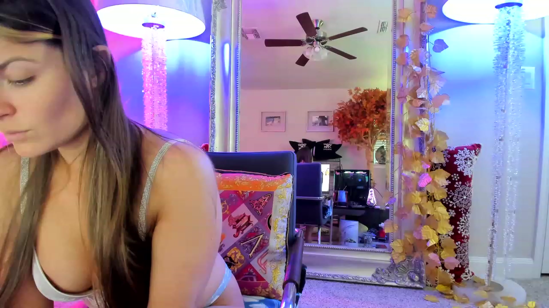 Gallery image thumbnail from Serina_'s myfreecams stream on, 01/05/2023, 15:48 image 1 of 20