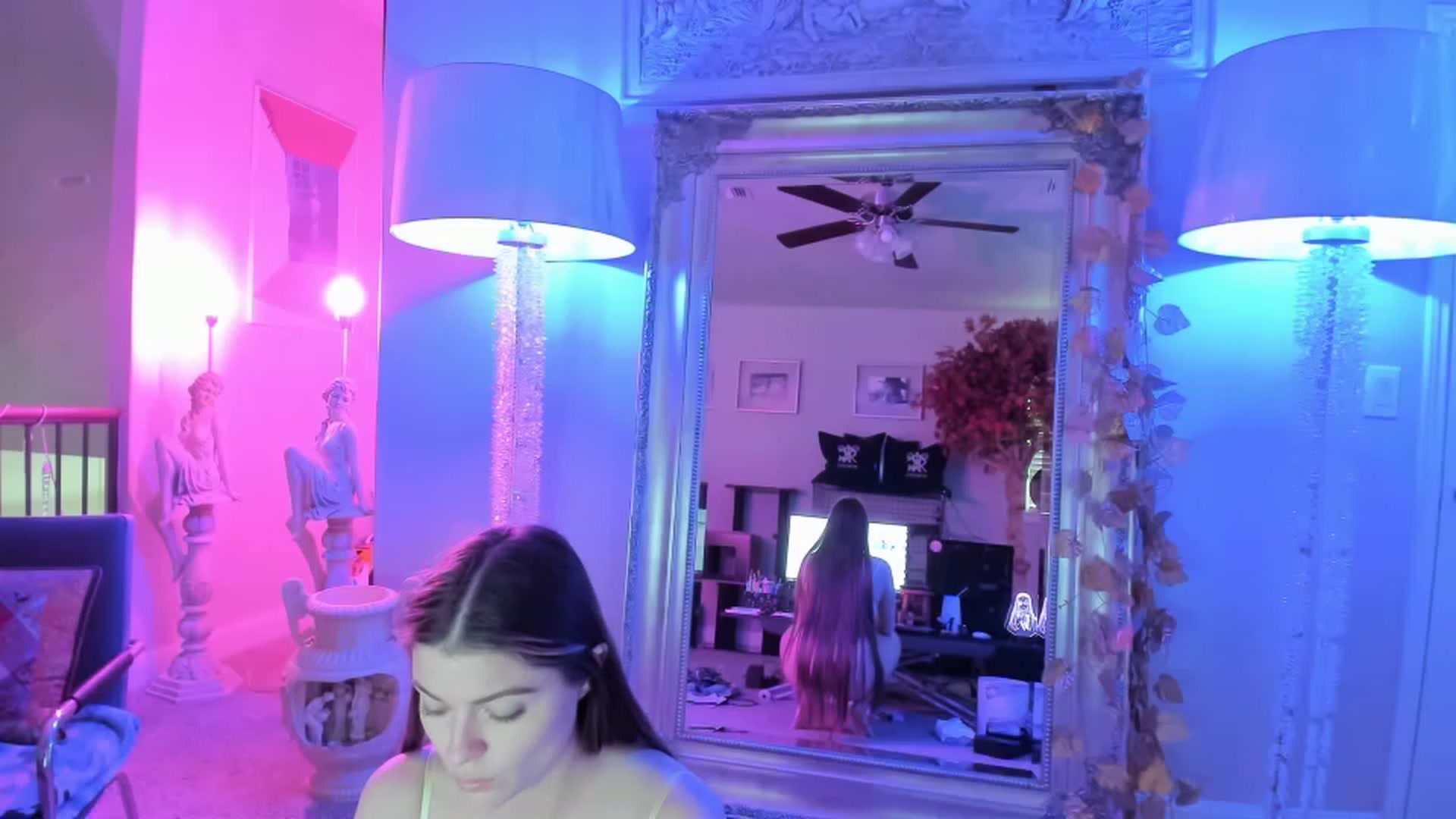 Gallery image thumbnail from Serina_'s myfreecams stream on, 01/16/2023, 17:07 image 8 of 20