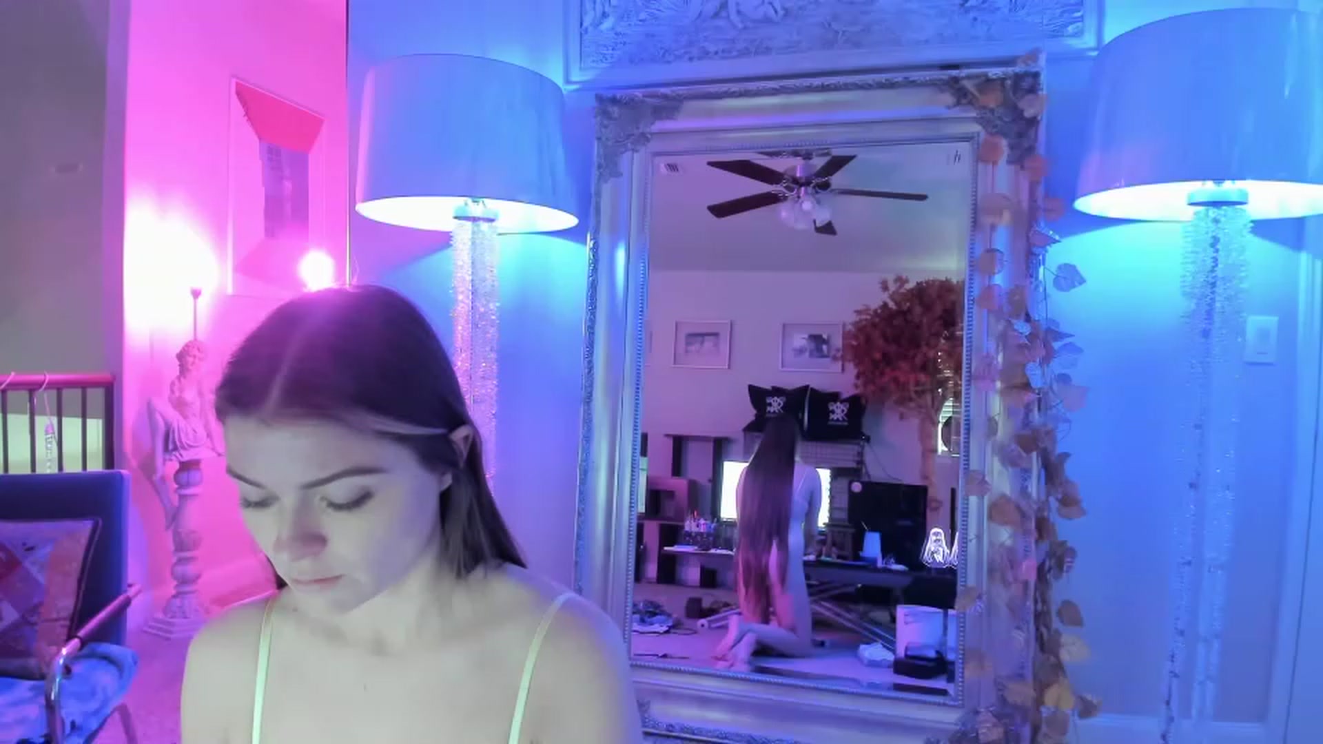 Gallery image thumbnail from Serina_'s myfreecams stream on, 01/16/2023, 17:07 image 14 of 20