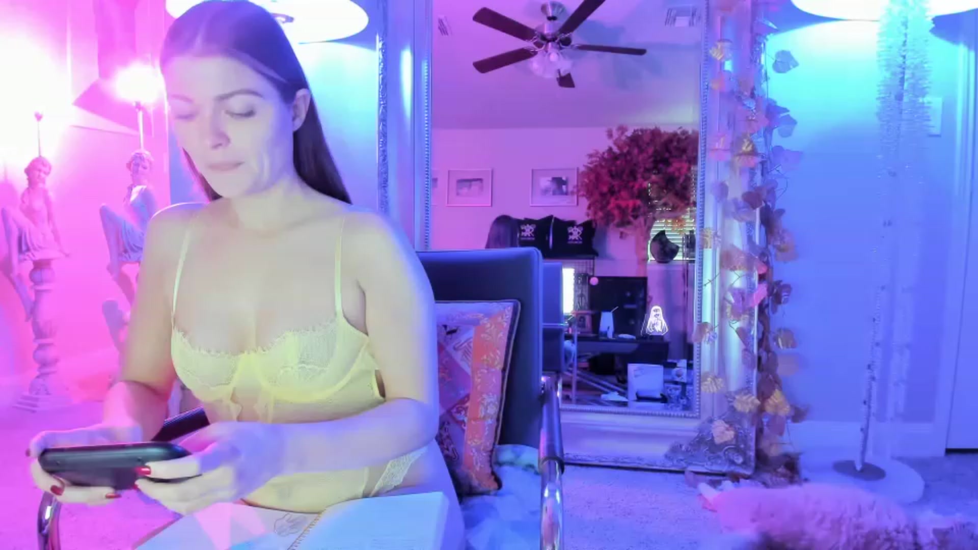 Gallery image thumbnail from Serina_'s myfreecams stream on, 01/16/2023, 17:07 image 1 of 20