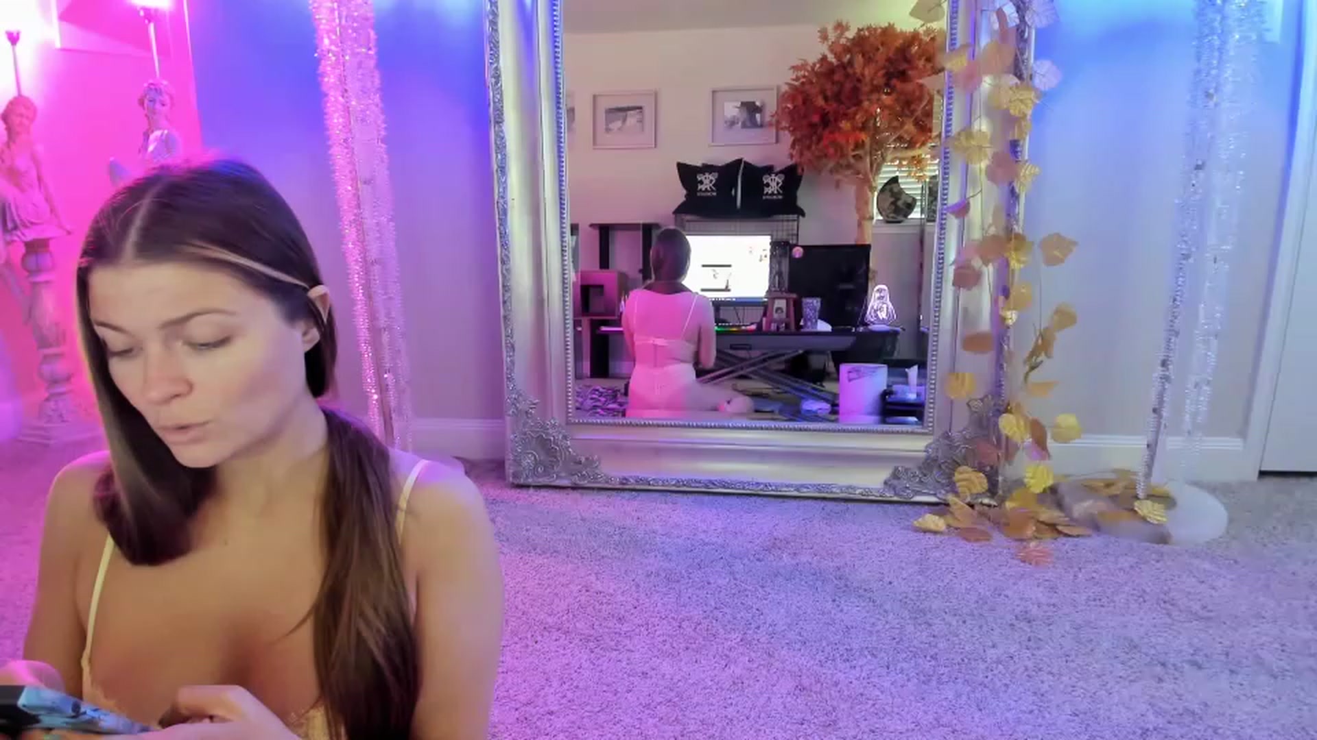 Gallery image thumbnail from Serina_'s myfreecams stream on, 01/18/2023, 16:27 image 11 of 20