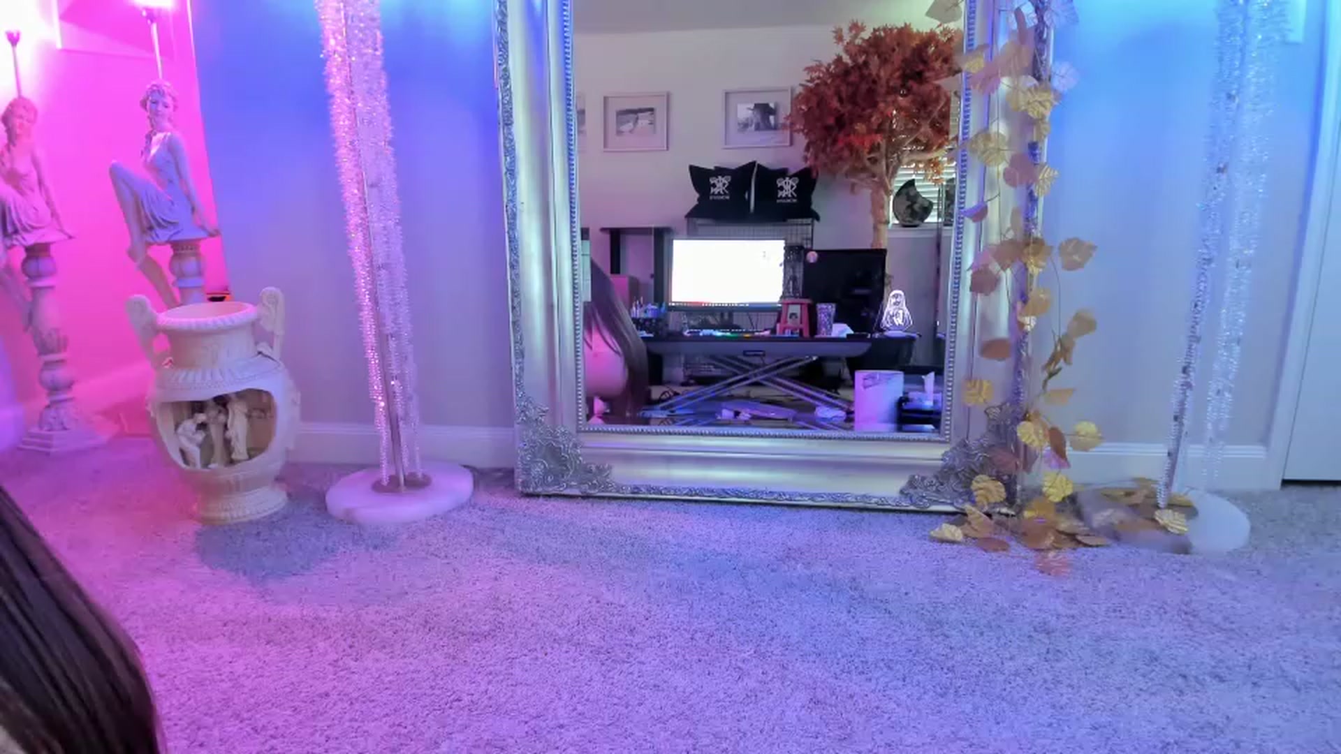 Gallery image thumbnail from Serina_'s myfreecams stream on, 01/18/2023, 16:27 image 5 of 20