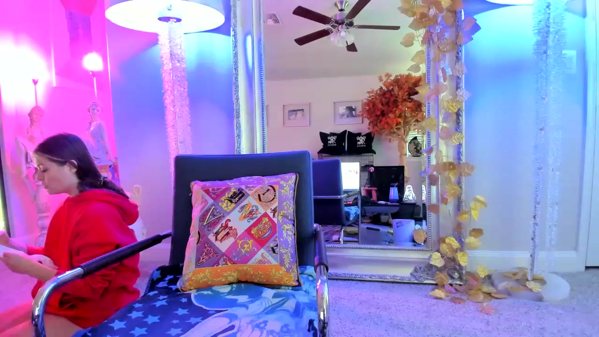 Gallery image thumbnail from Serina_'s myfreecams stream on, 01/19/2023, 18:23 image 1 of 20