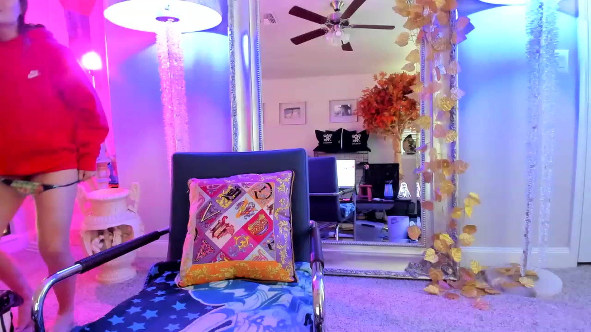 Gallery image thumbnail from Serina_'s myfreecams stream on, 01/19/2023, 18:23 image 2 of 20