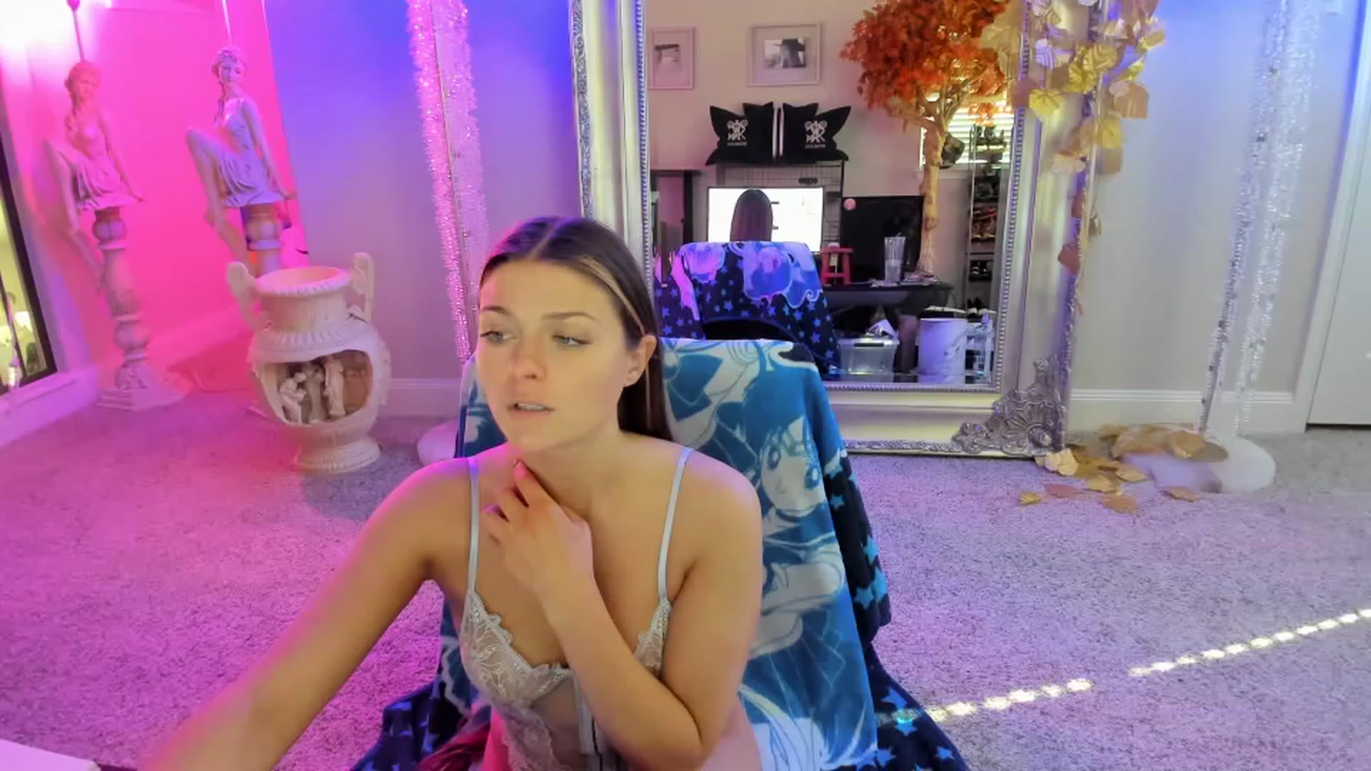 Gallery image thumbnail from Serina_'s myfreecams stream on, 01/25/2023, 19:20 image 10 of 20