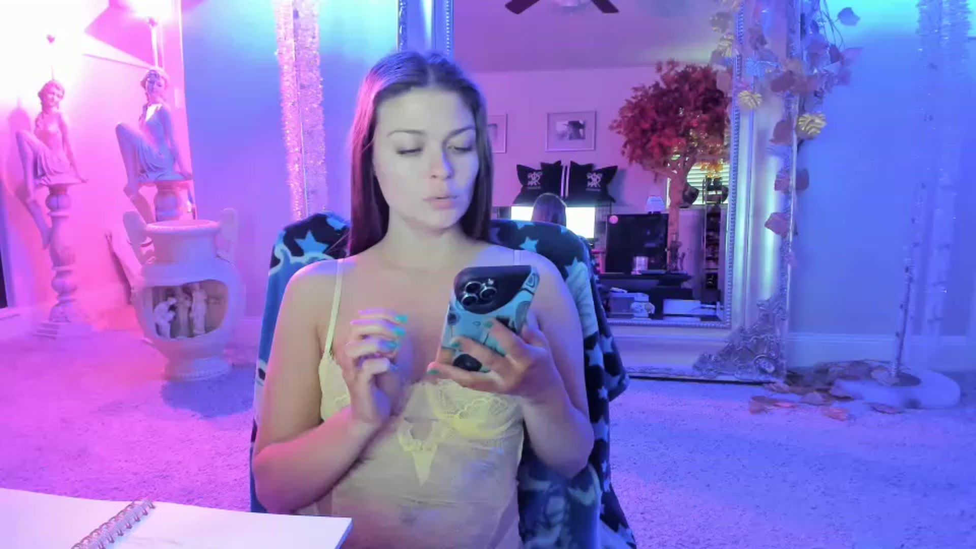 Gallery image thumbnail from Serina_'s myfreecams stream on, 01/30/2023, 16:17 image 4 of 20