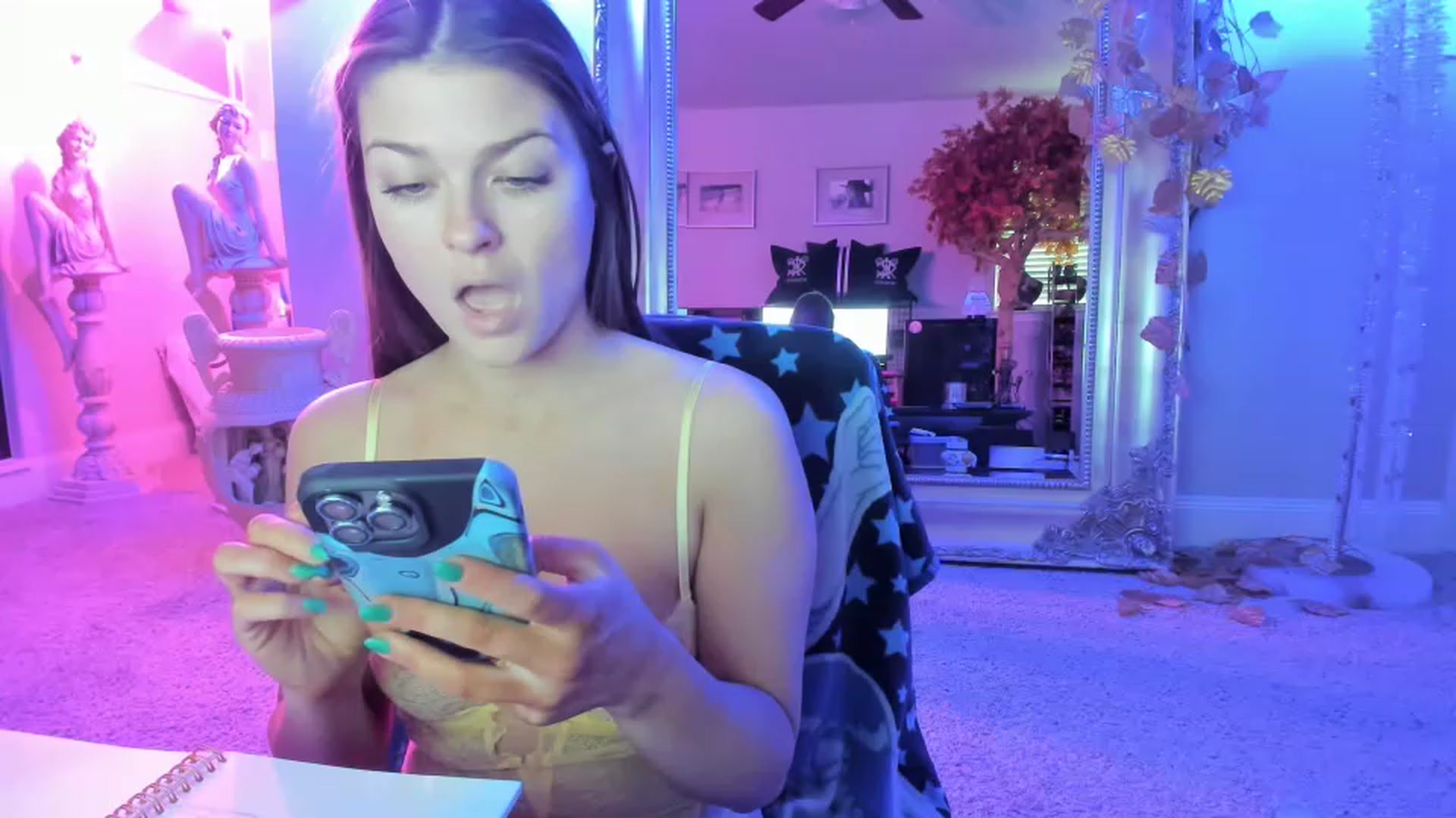 Gallery image thumbnail from Serina_'s myfreecams stream on, 01/30/2023, 16:17 image 6 of 20