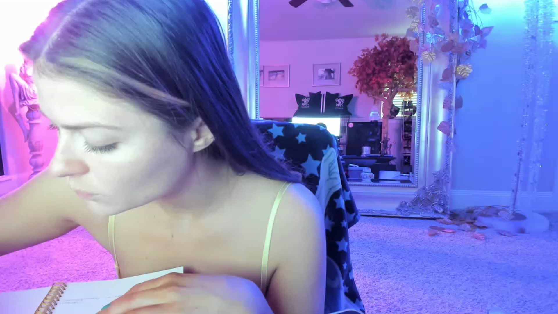 Gallery image thumbnail from Serina_'s myfreecams stream on, 01/30/2023, 16:17 image 11 of 20
