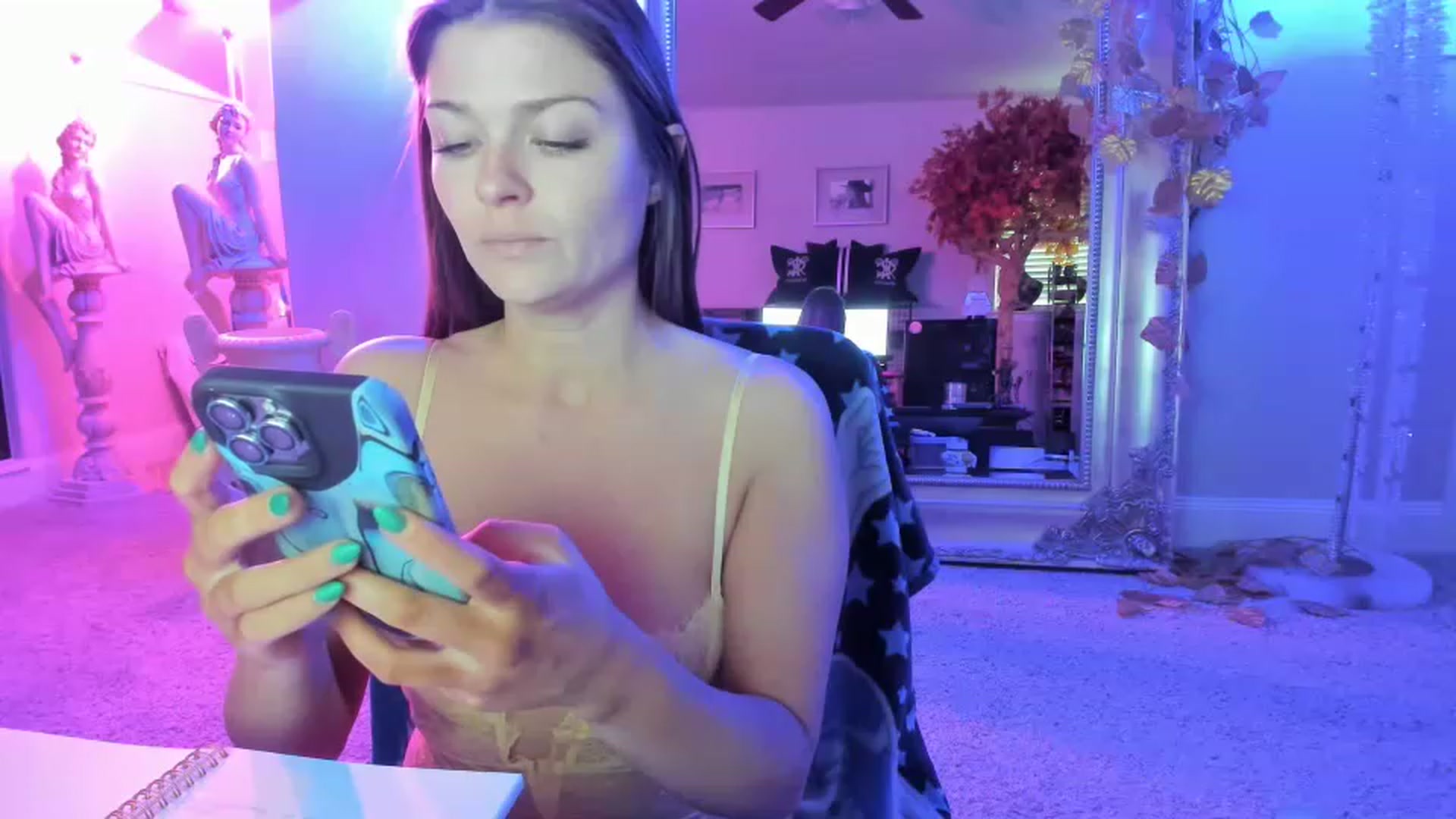 Gallery image thumbnail from Serina_'s myfreecams stream on, 01/30/2023, 16:17 image 5 of 20
