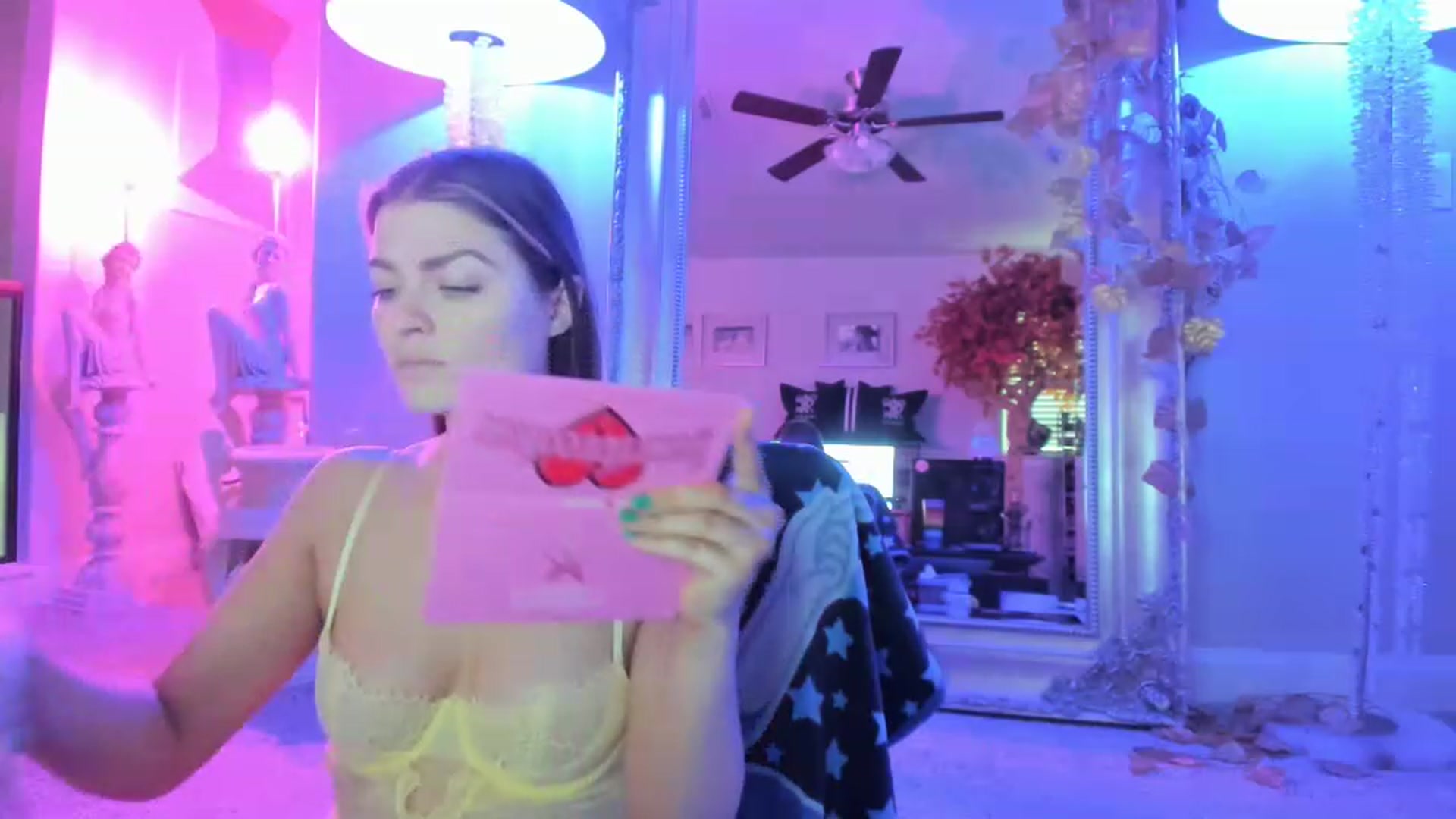Gallery image thumbnail from Serina_'s myfreecams stream on, 01/30/2023, 20:41 image 6 of 20