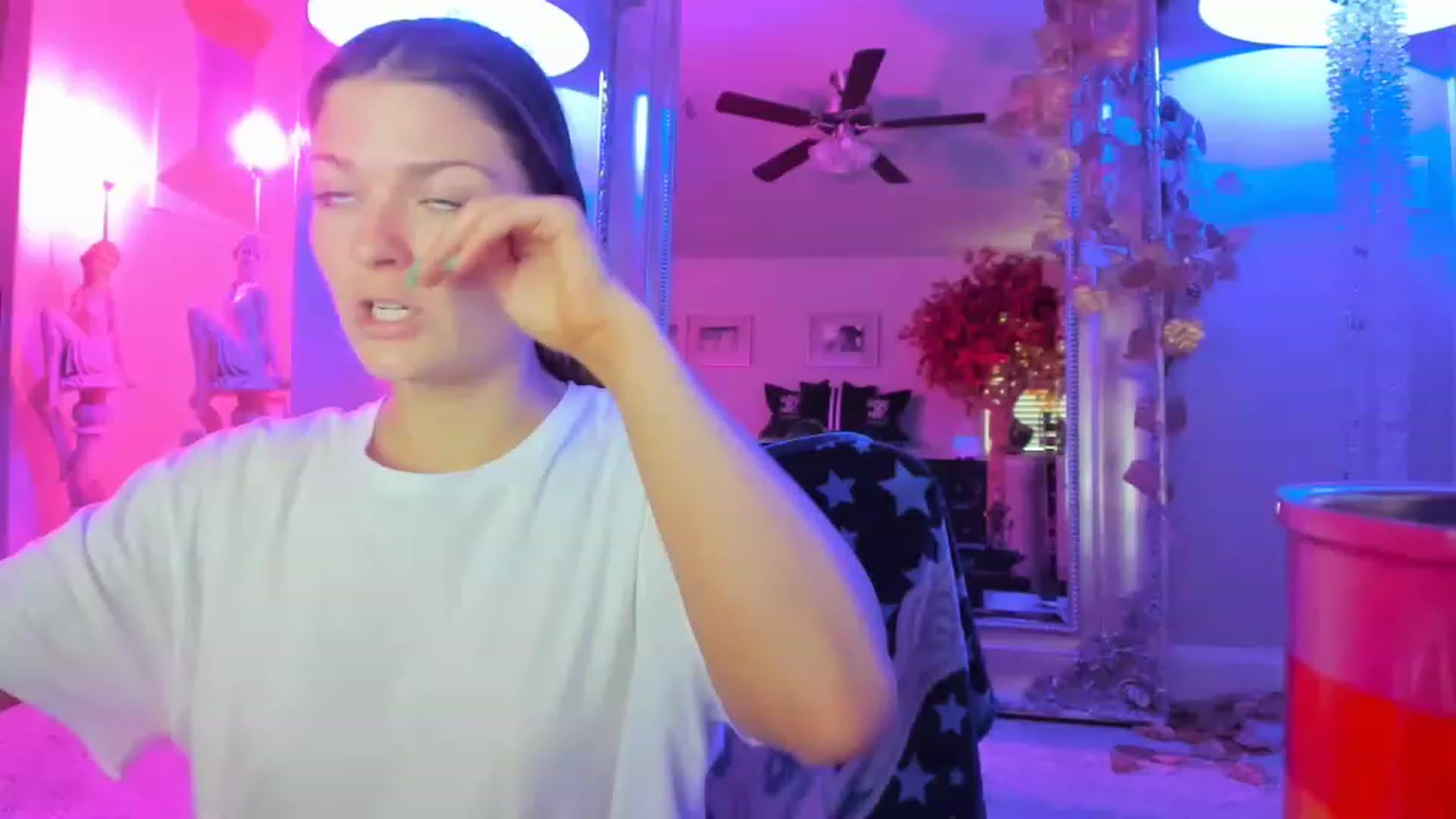 Gallery image thumbnail from Serina_'s myfreecams stream on, 01/30/2023, 20:41 image 1 of 20